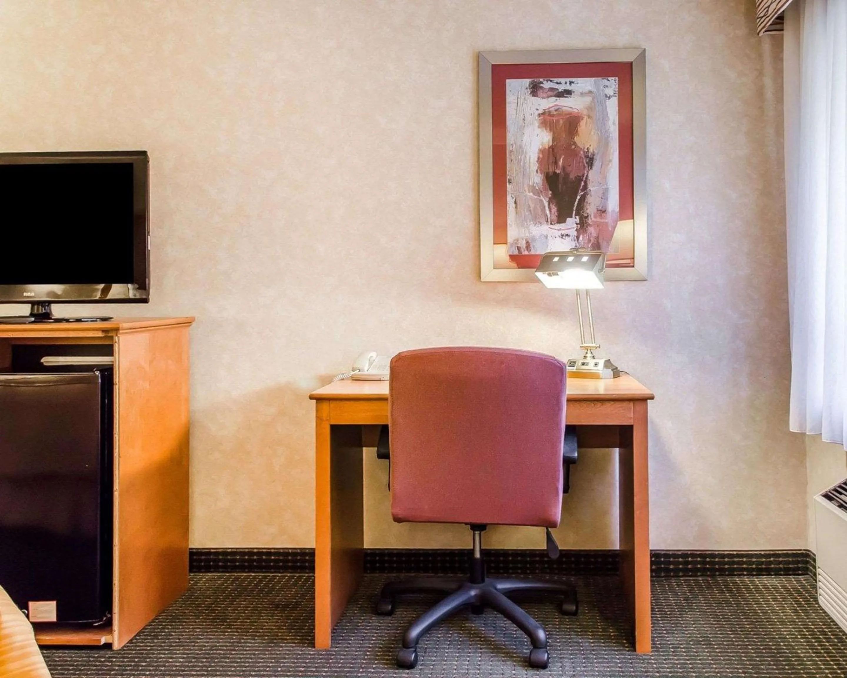 Photo of the whole room in Quality Inn Harrisburg - Hershey Area