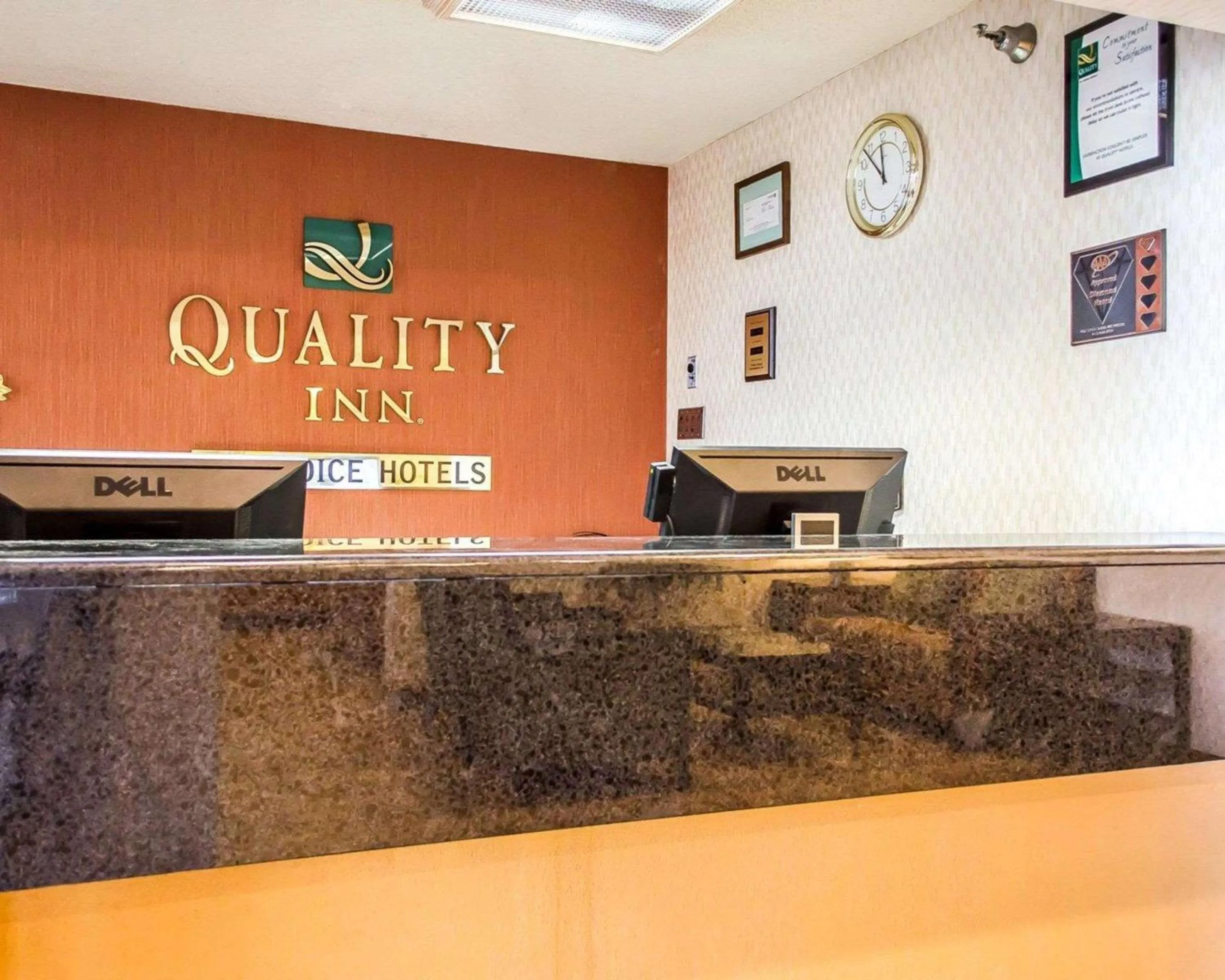 Lobby or reception in Quality Inn Harrisburg - Hershey Area