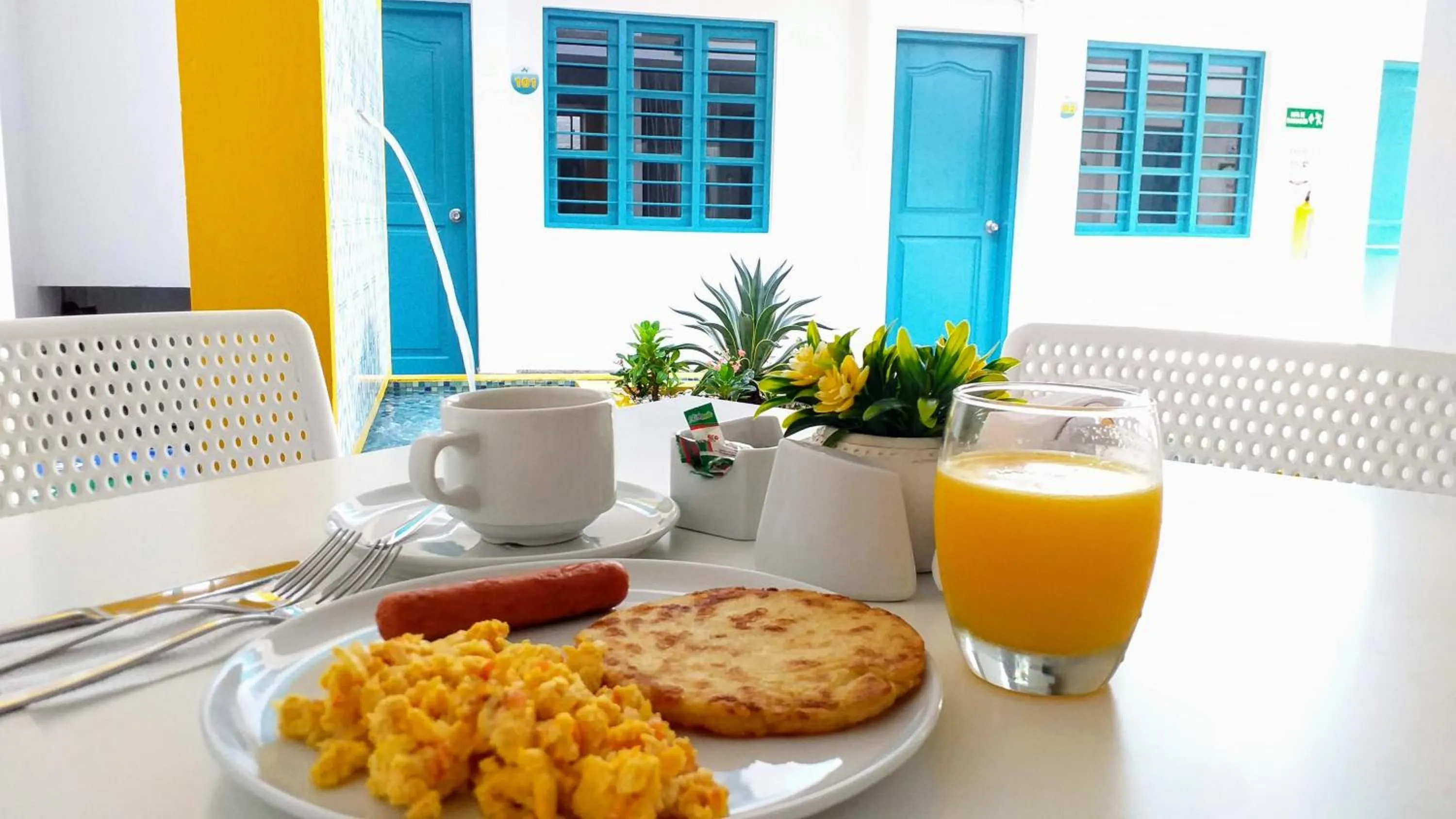 Staff in Akuamarina Hotel