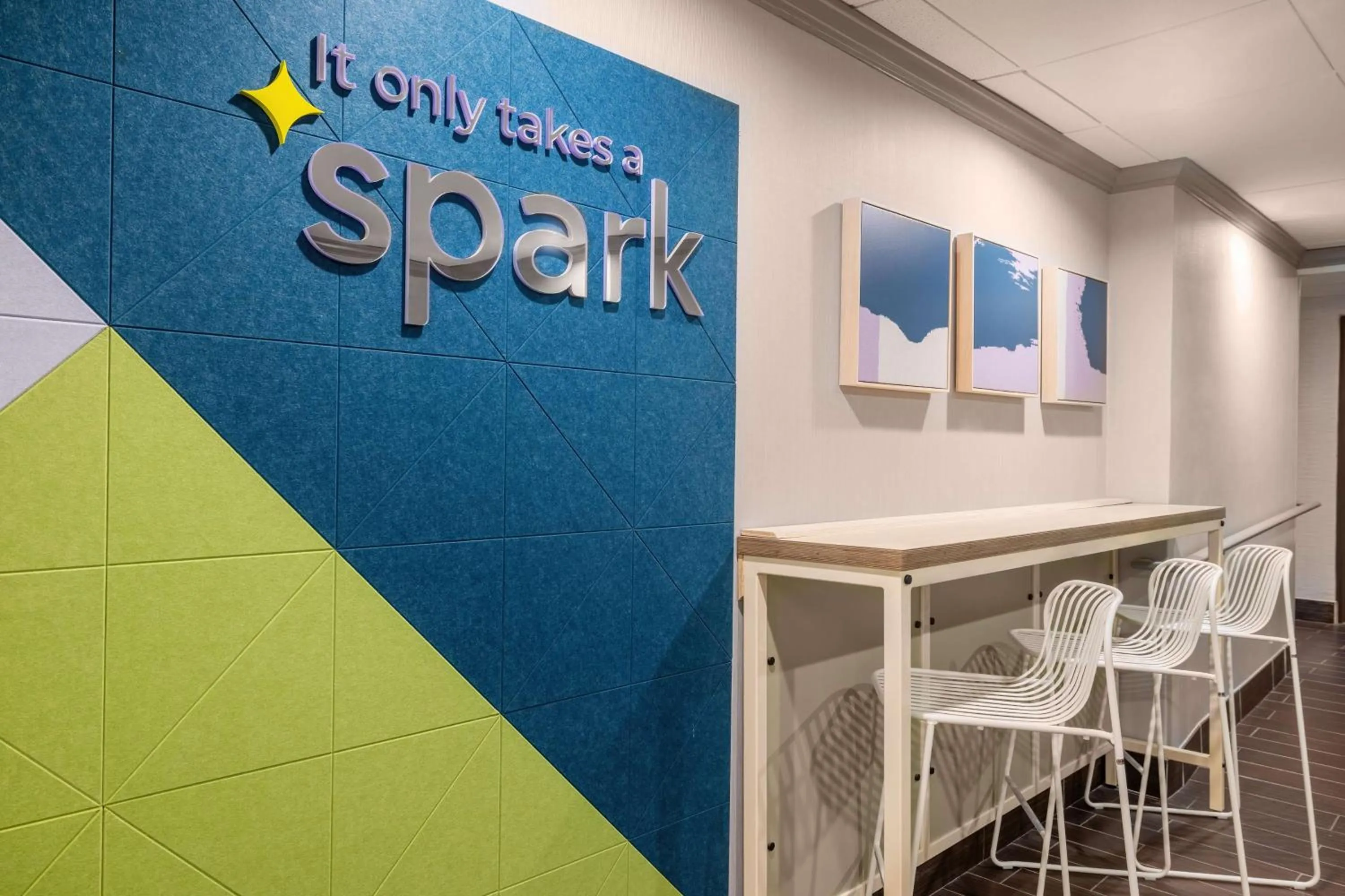 Lobby or reception in Spark by Hilton Clarks Summit