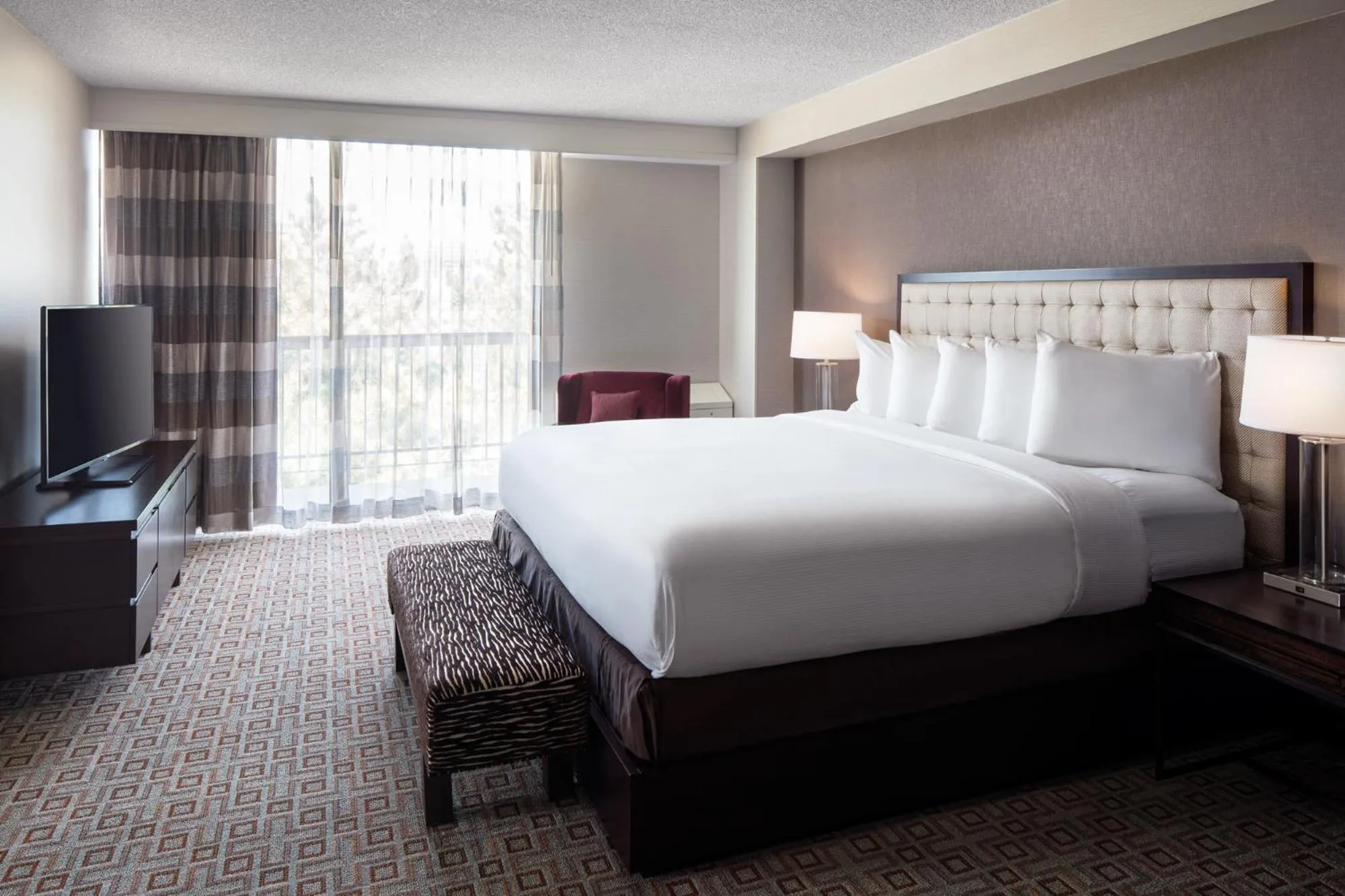 Bed in DoubleTree by Hilton Denver Tech