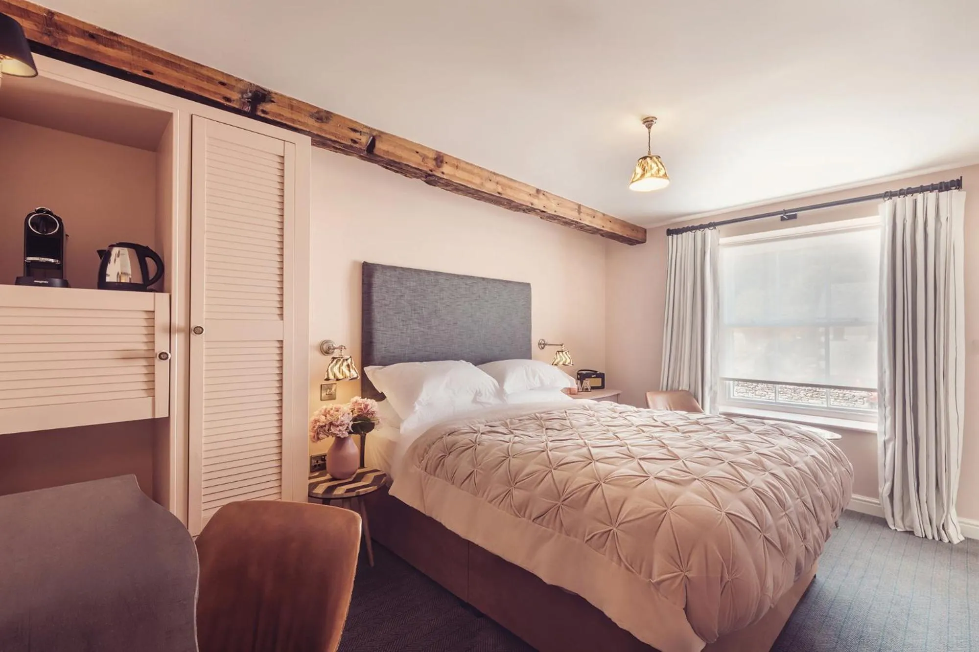 Bedroom, Bed in The New Inn