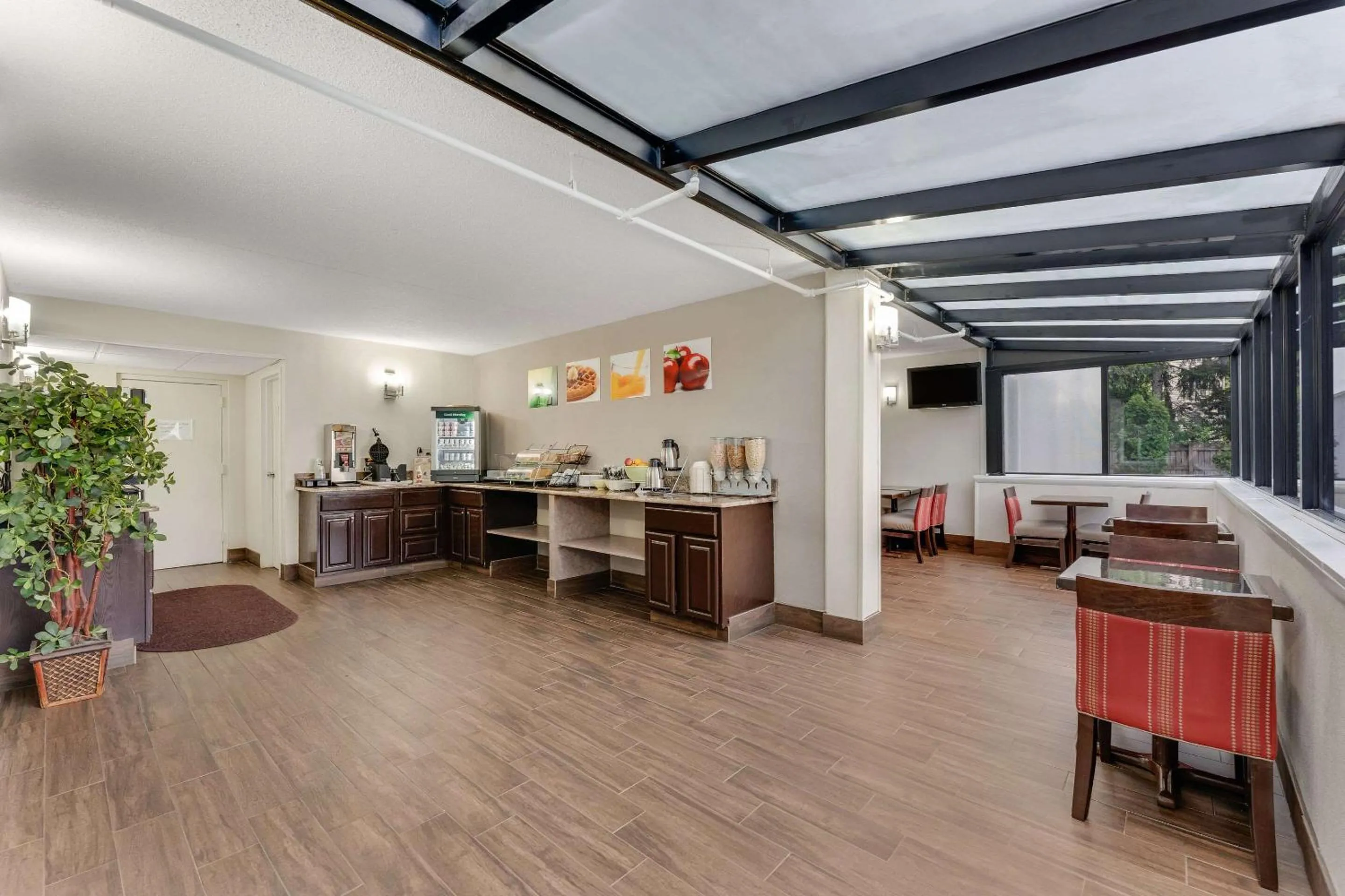 Breakfast in Quality Inn Easton