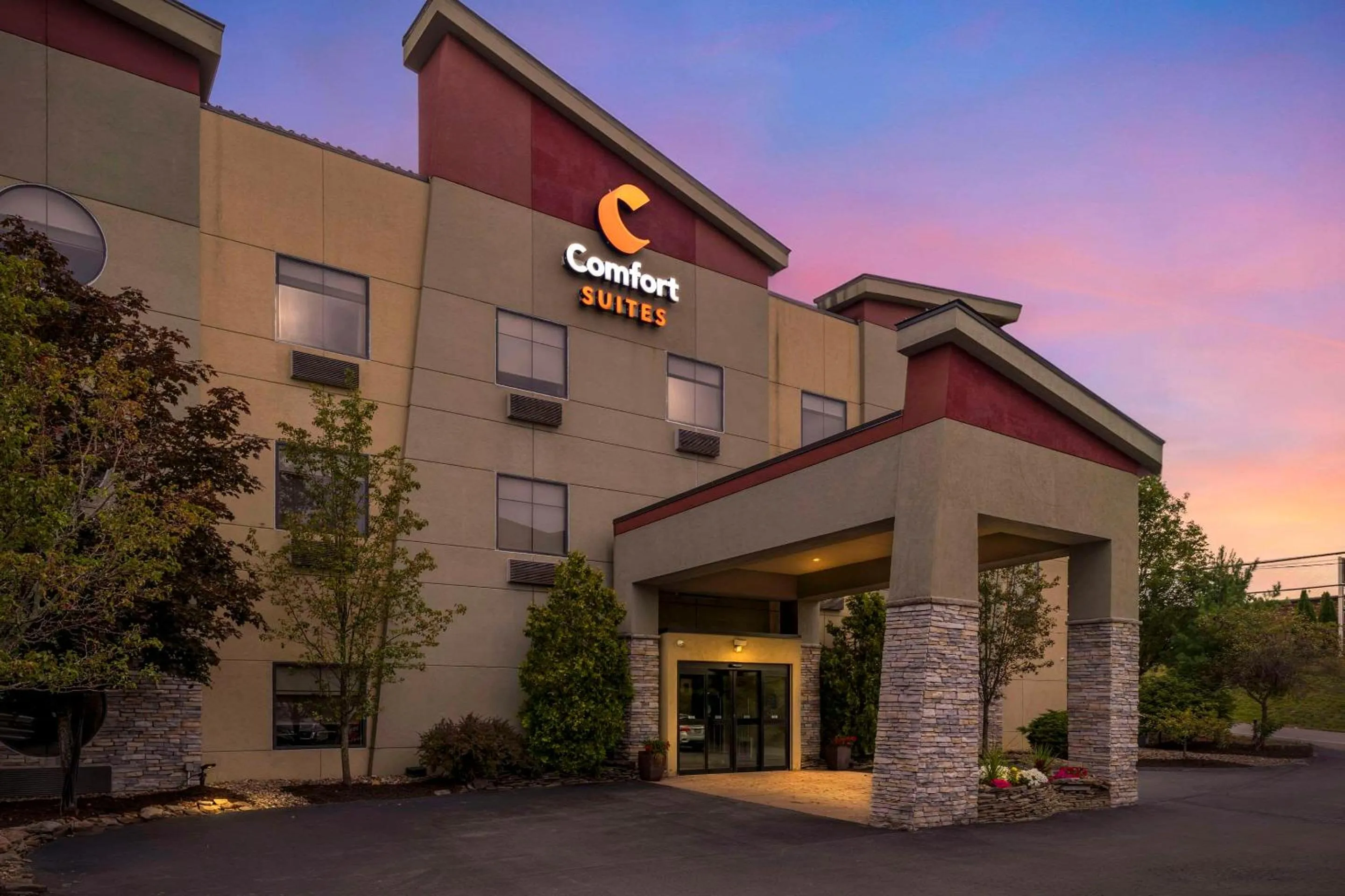 Property building in Comfort Suites Monaca