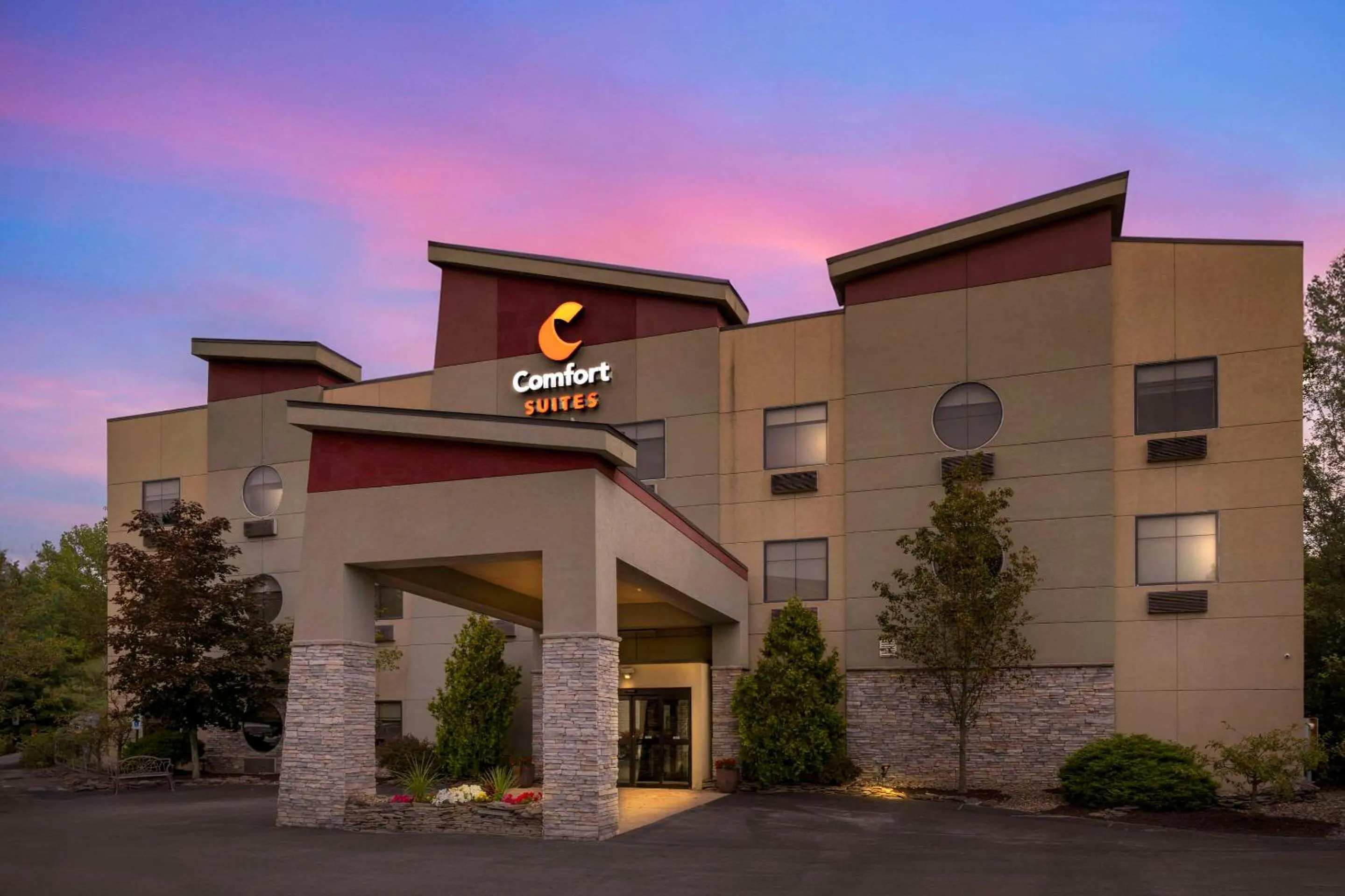 Property building in Comfort Suites Monaca