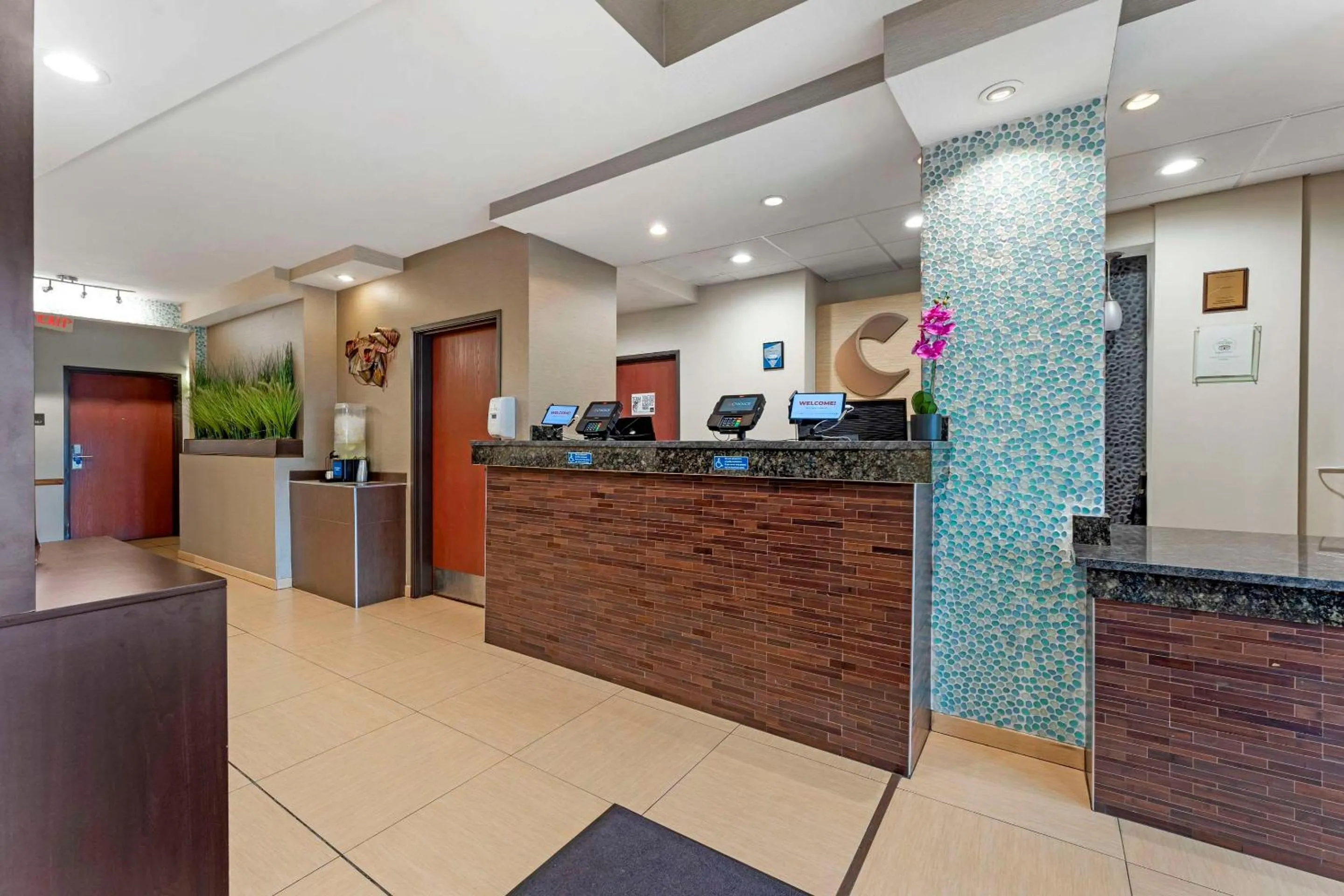 Lobby or reception in Comfort Suites Monaca