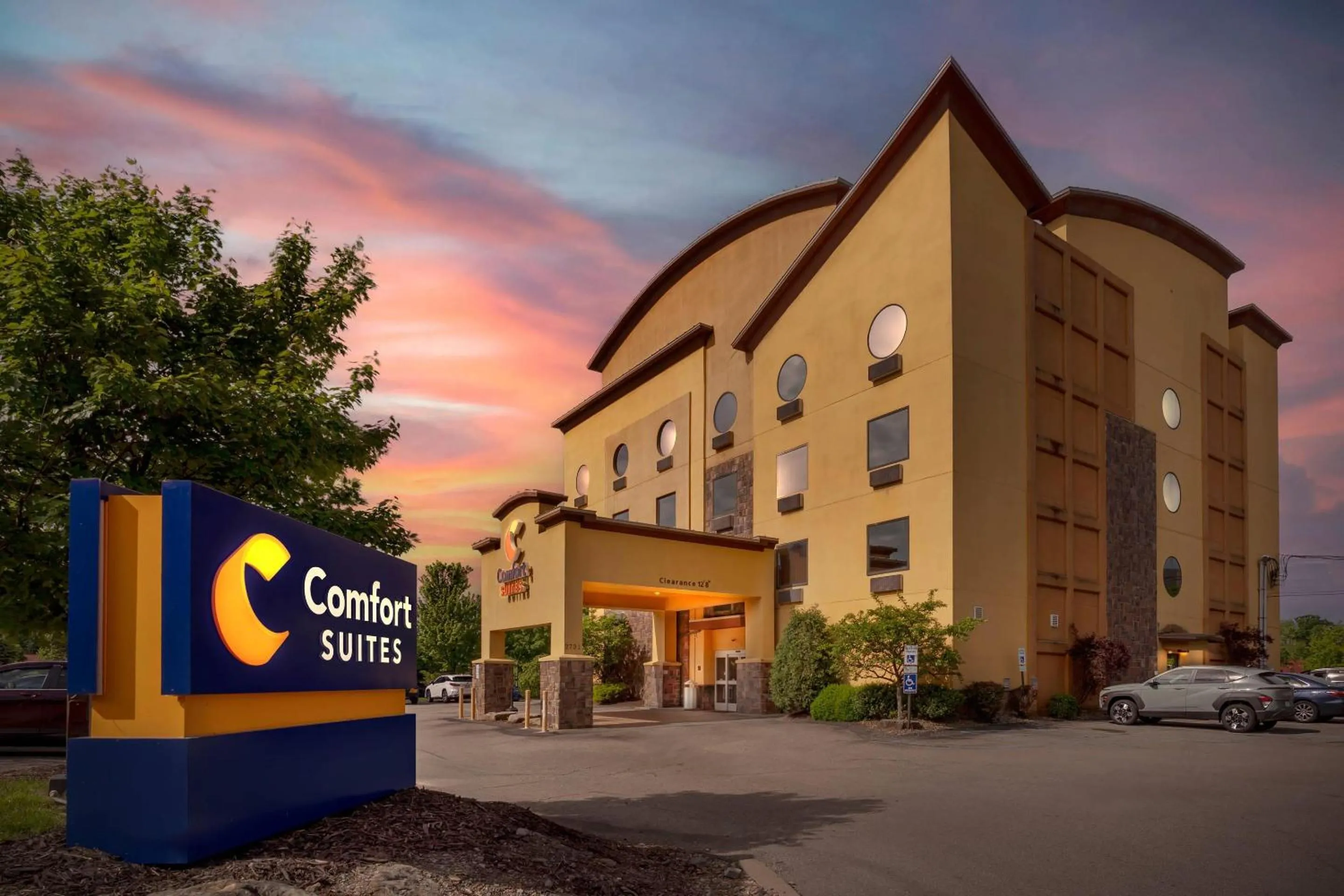 Property building in Comfort Suites Monroeville - Pittsburgh East