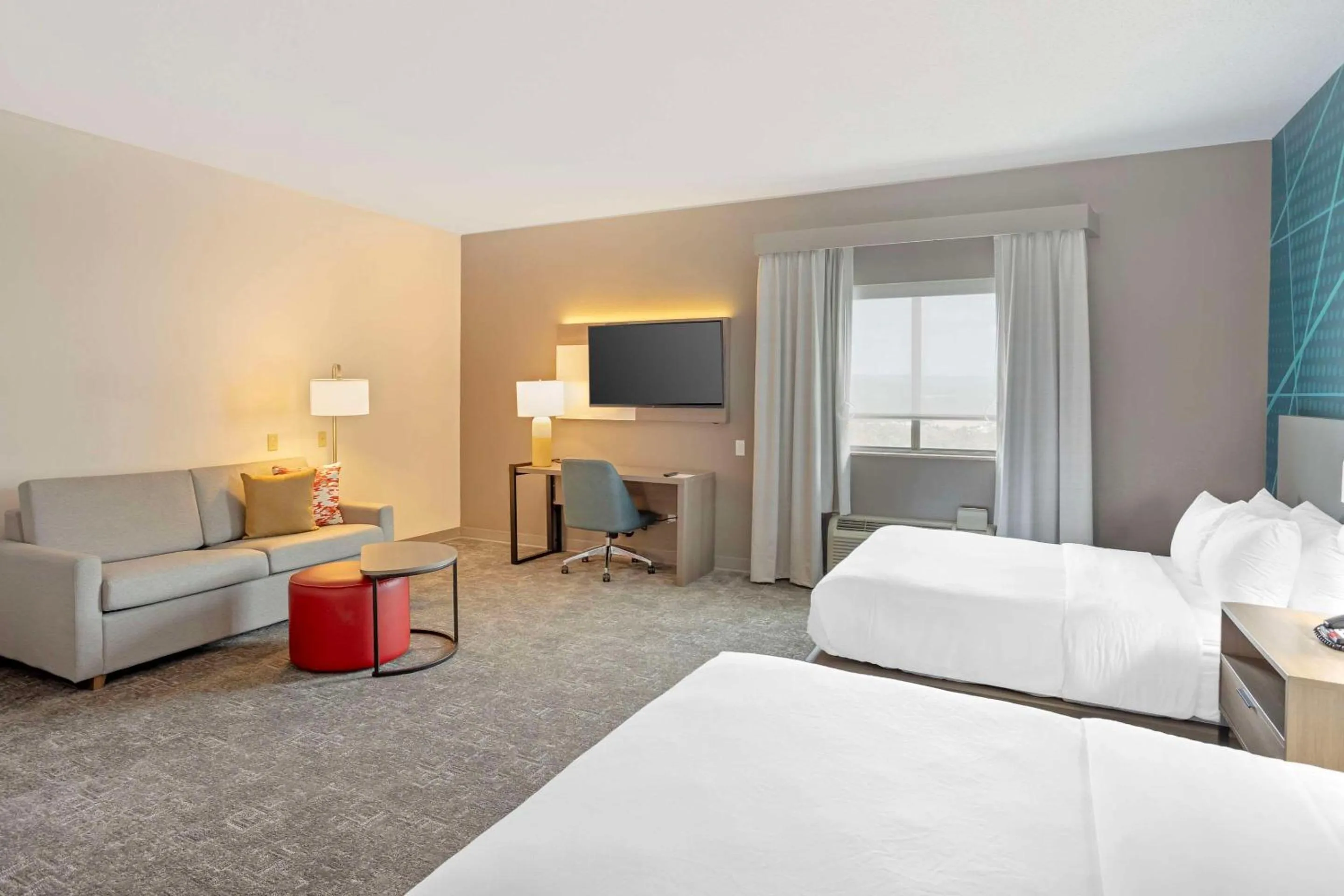 Photo of the whole room, Bed in Comfort Suites Bloomsburg