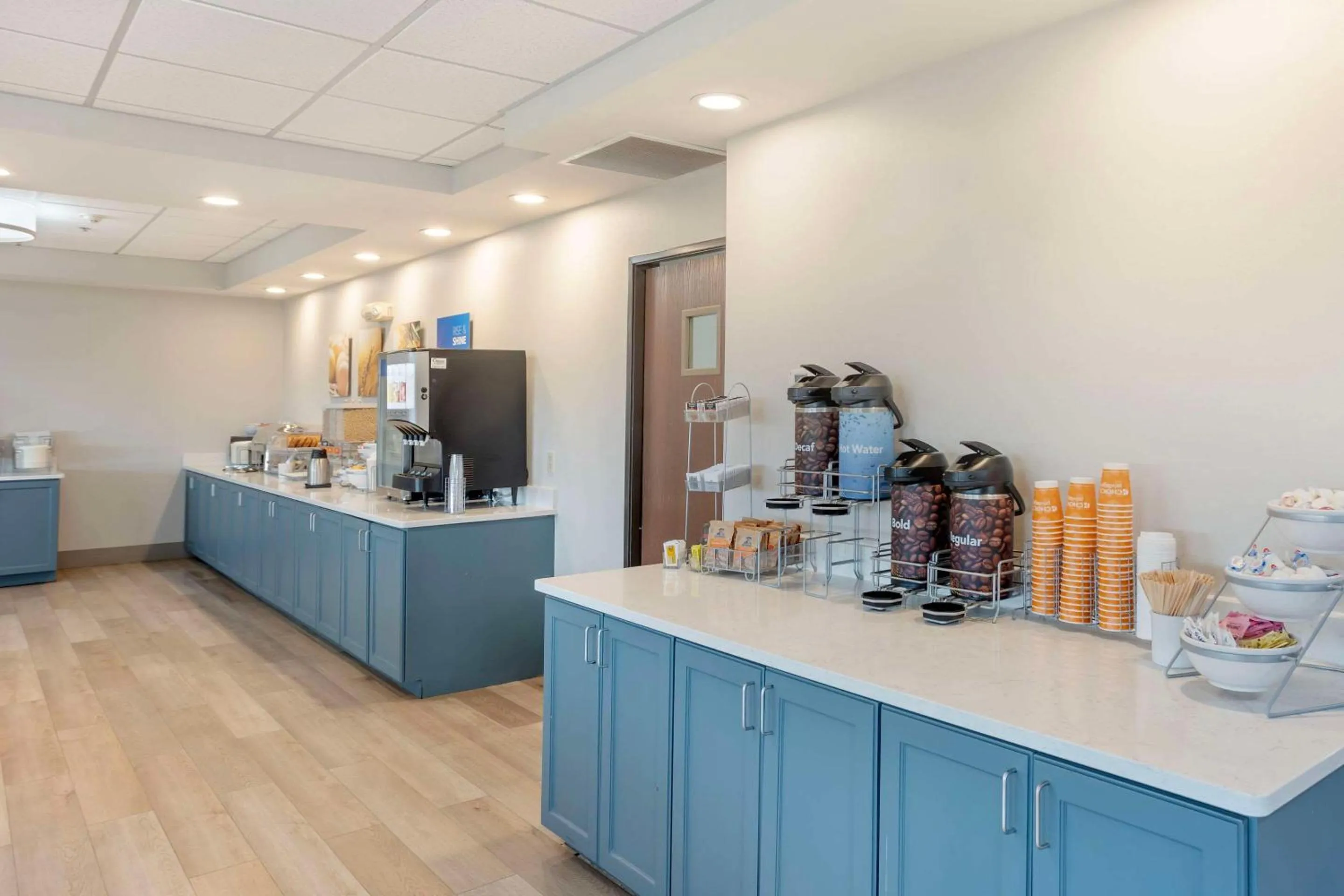 Breakfast in Comfort Suites Bloomsburg