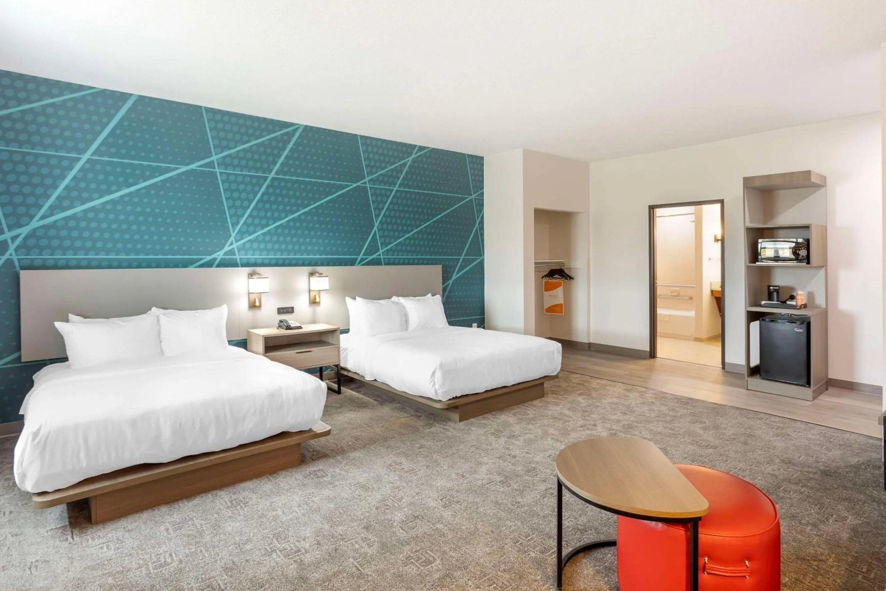 Photo of the whole room, Bed in Comfort Suites Bloomsburg