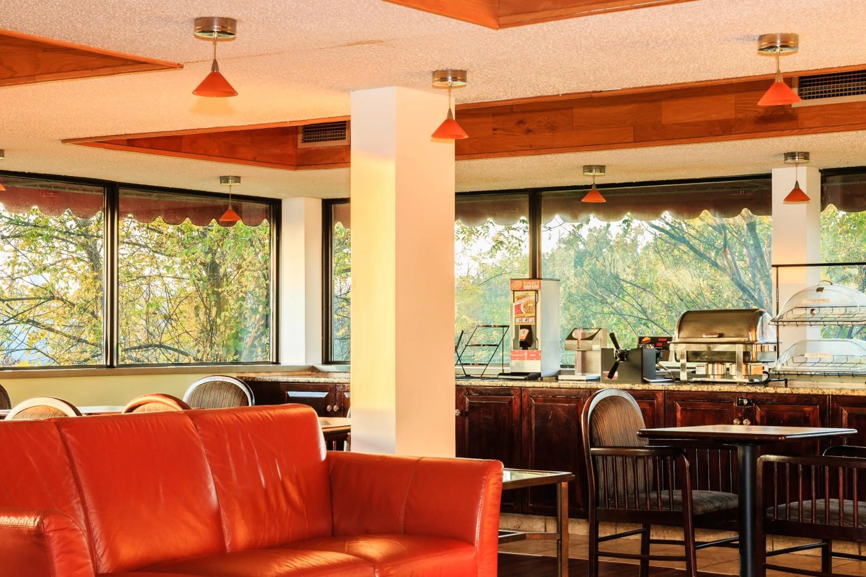 Breakfast in The View Inn & Suites Bethlehem / Allentown / Lehigh Airport