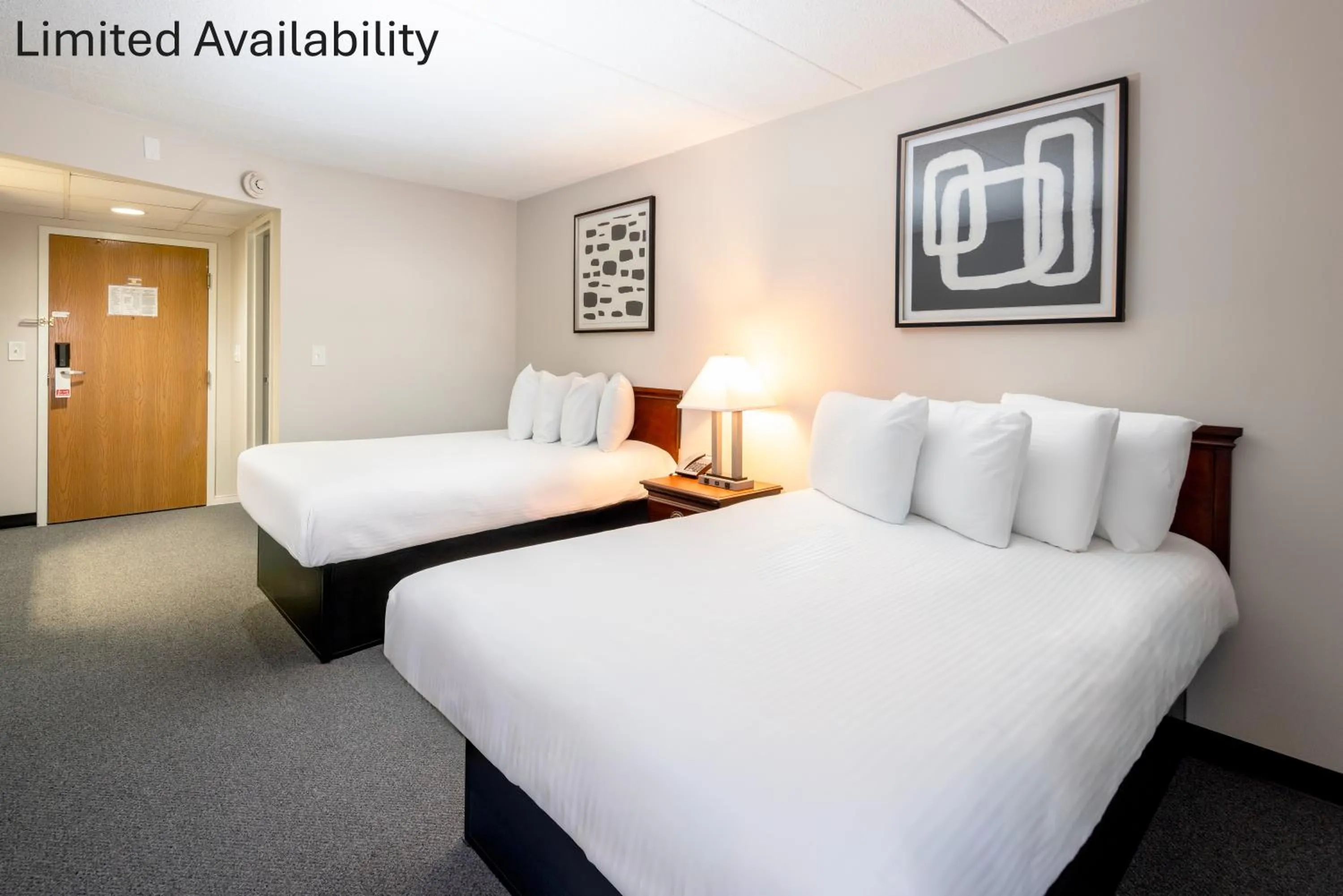 Bed in The View Inn & Suites Bethlehem / Allentown / Lehigh Airport