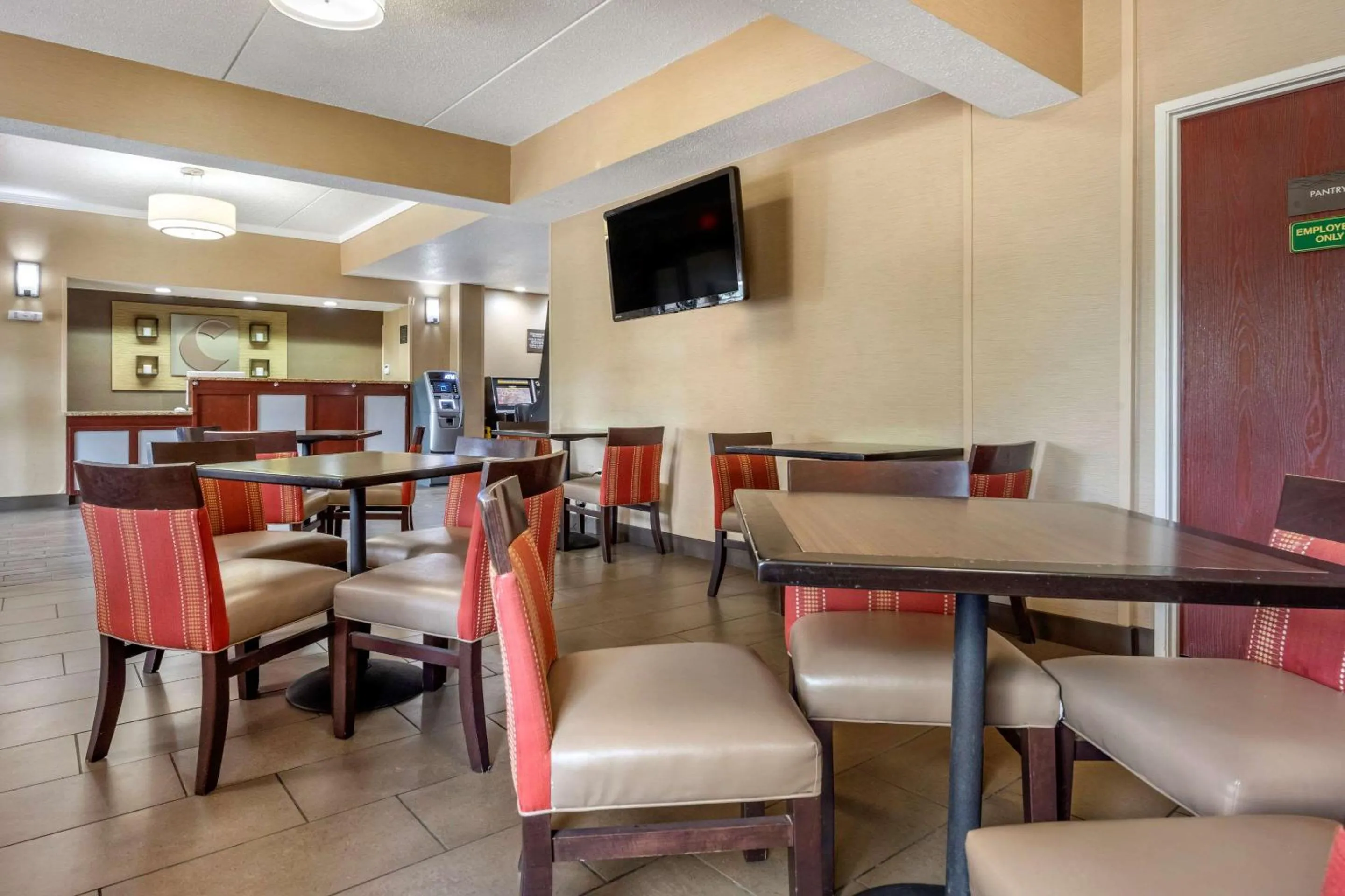 Restaurant/places to eat in Comfort Inn Meadowlands