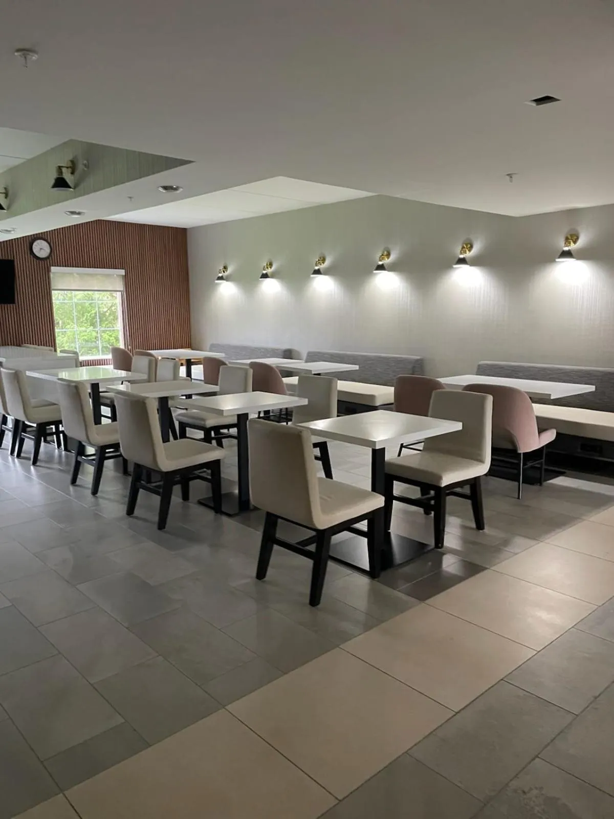 Breakfast in Wingate by Wyndham Grove City