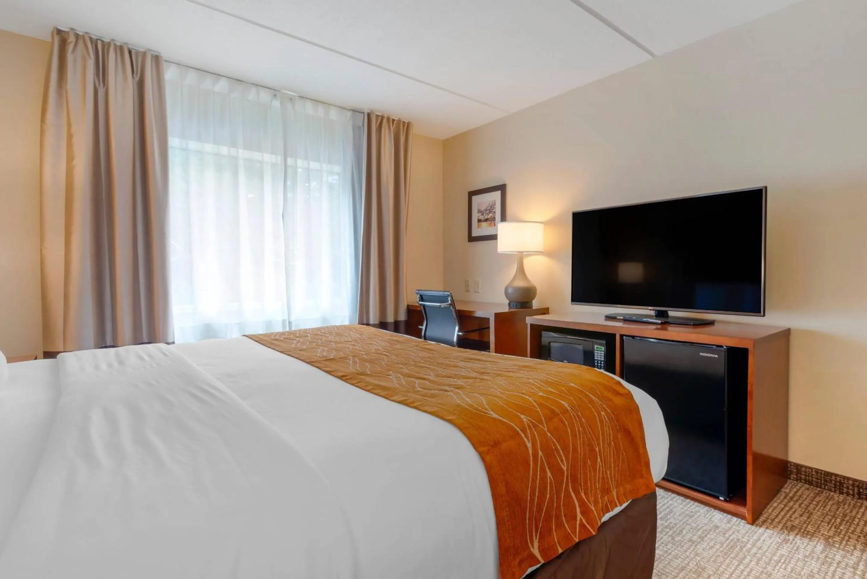 Bedroom, Bed in Comfort Inn & Suites Wilkes Barre - Arena