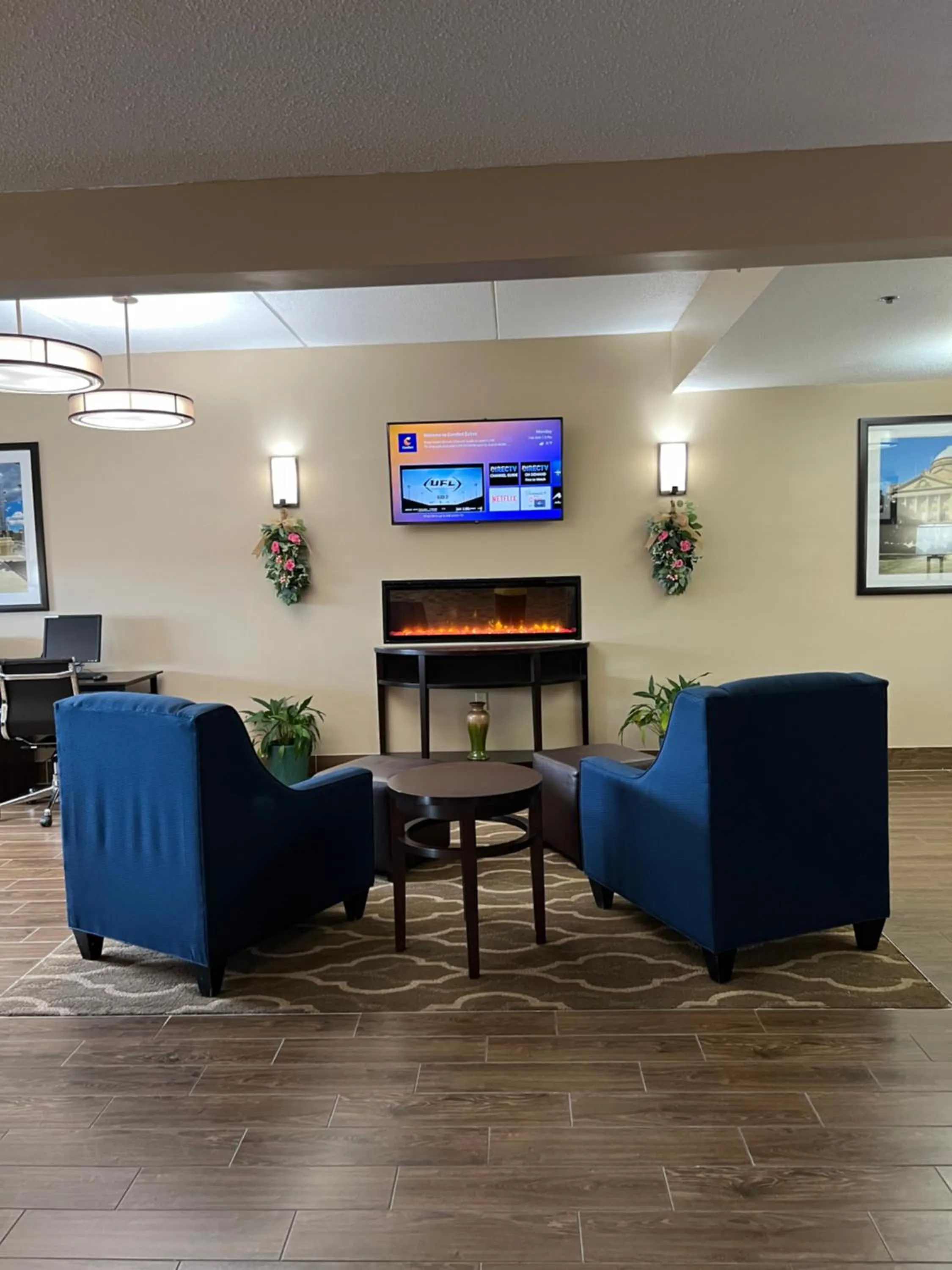 Seating area in Comfort Inn & Suites Wilkes Barre - Arena