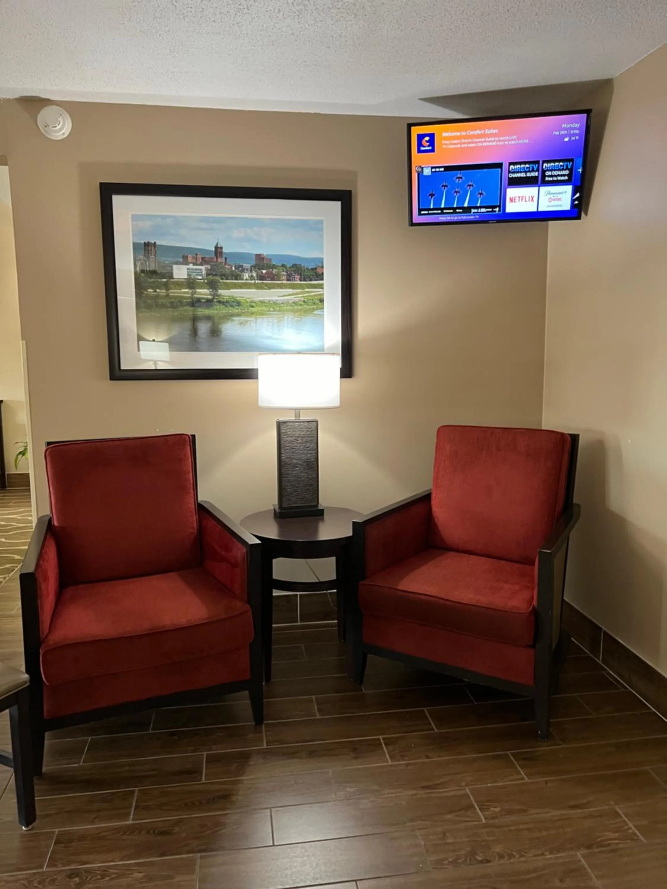 Seating area in Comfort Inn & Suites Wilkes Barre - Arena