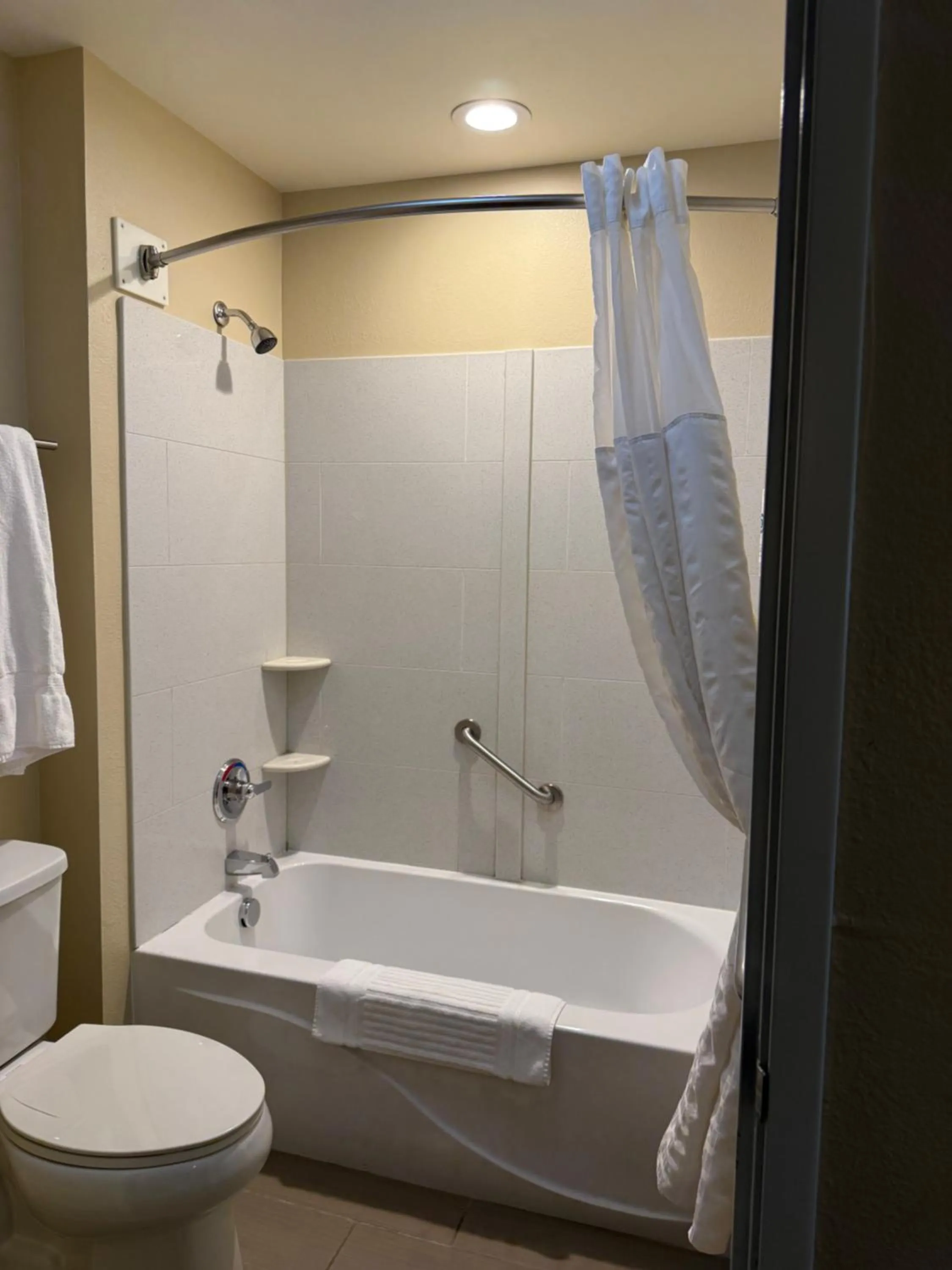 Comfort Inn & Suites Wilkes Barre - Arena