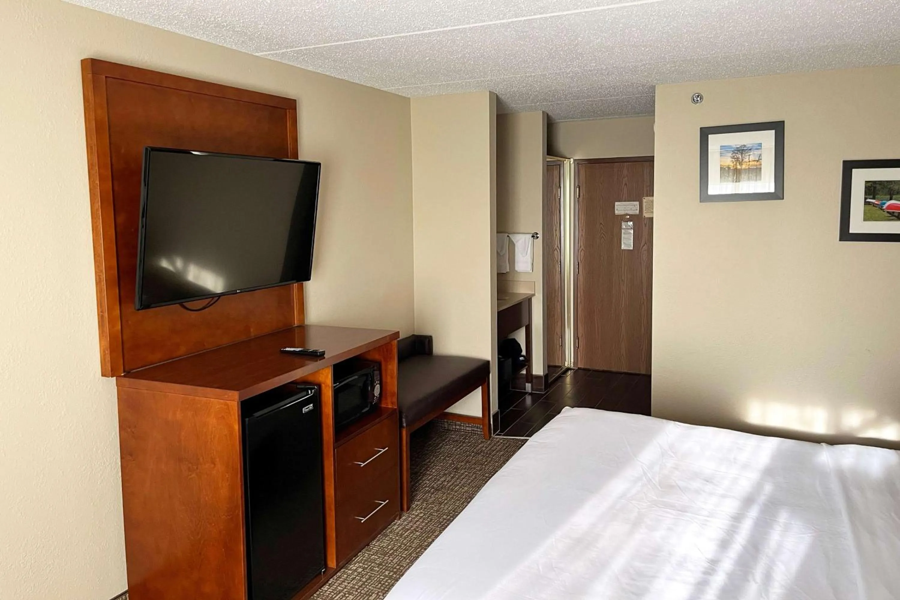 Photo of the whole room, Bed in Wingate by Wyndham Clearfield