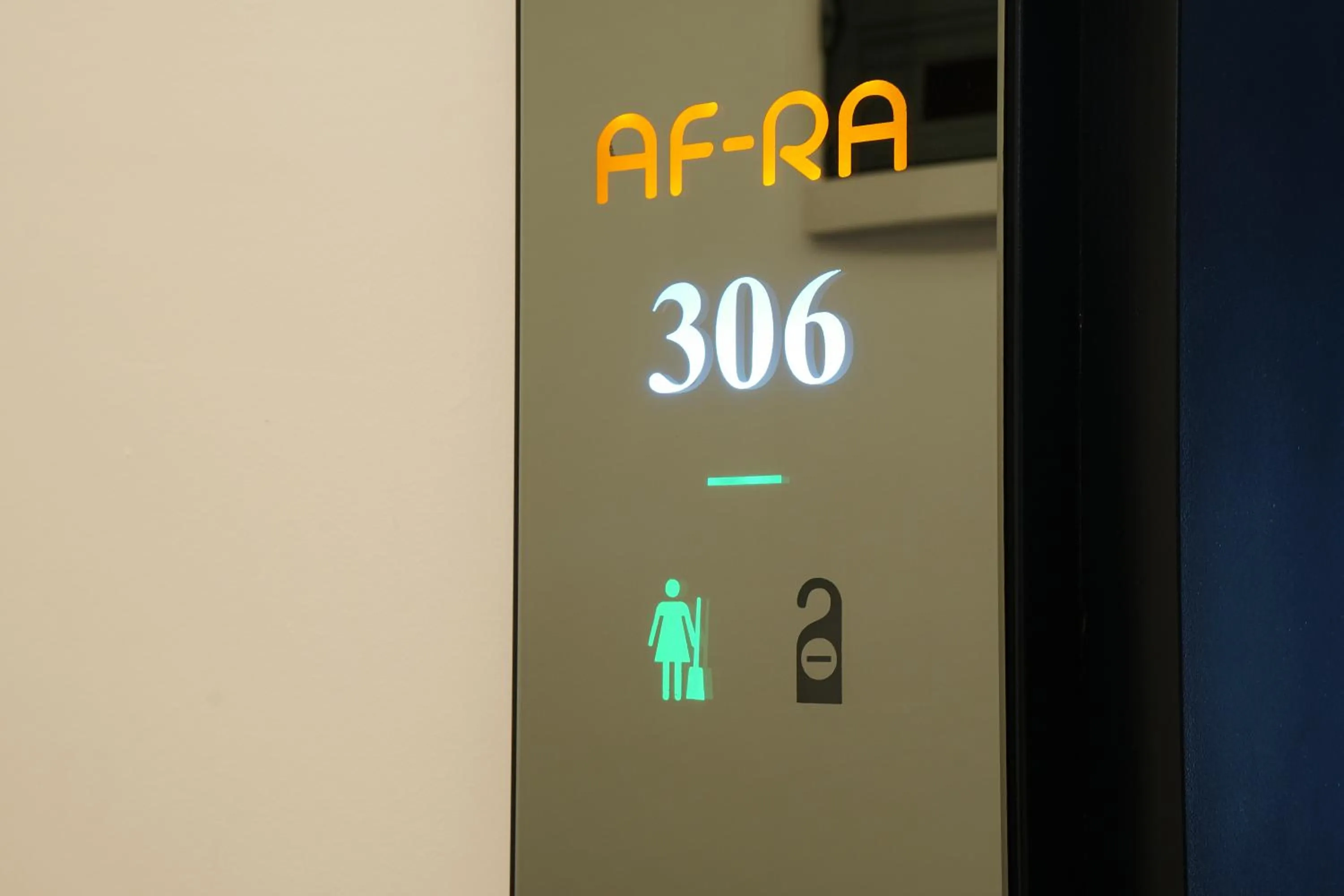 Text overlay in AF-RA Hotel