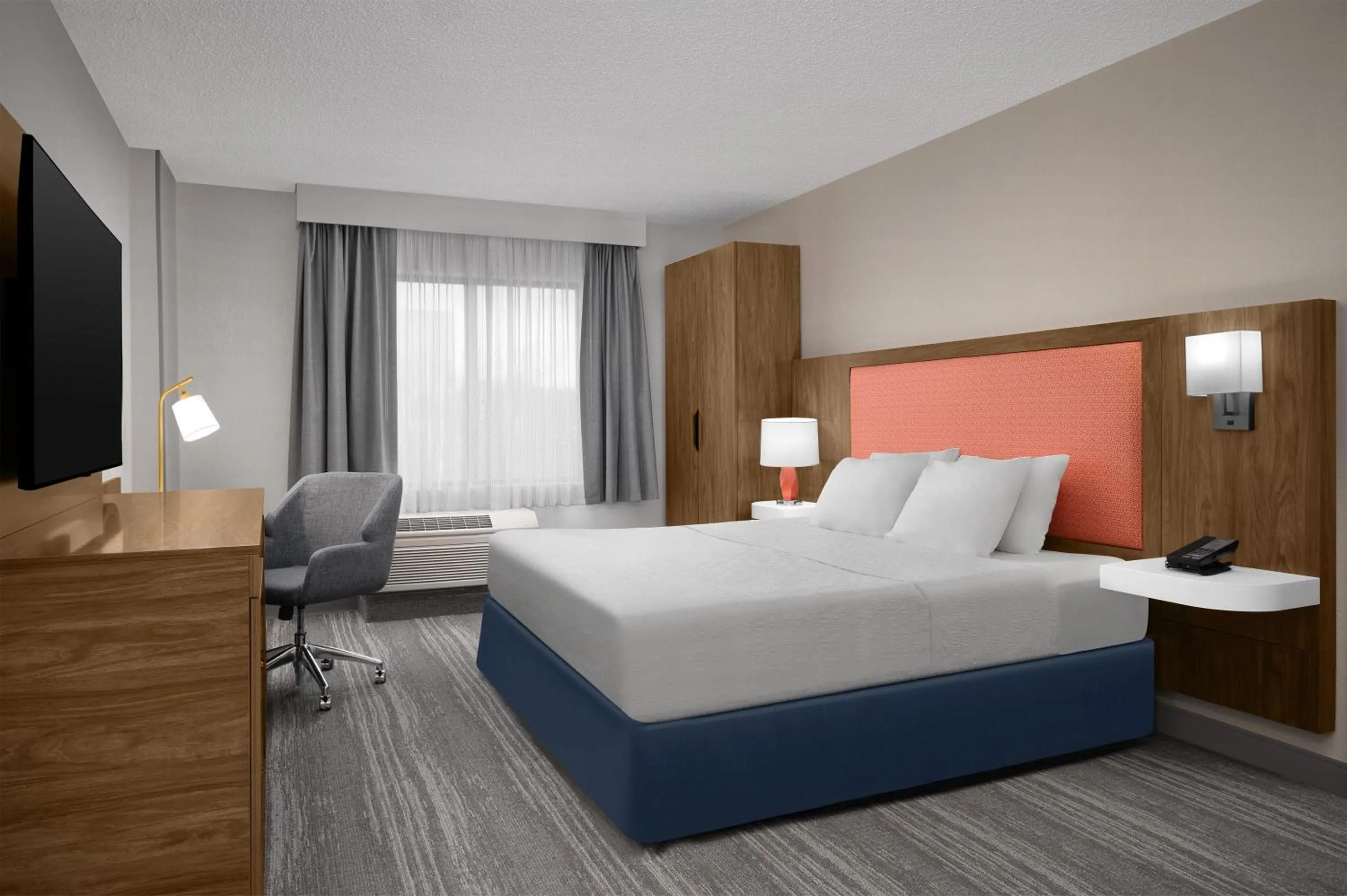 Bed in Hampton Inn & Suites Denver-Cherry Creek