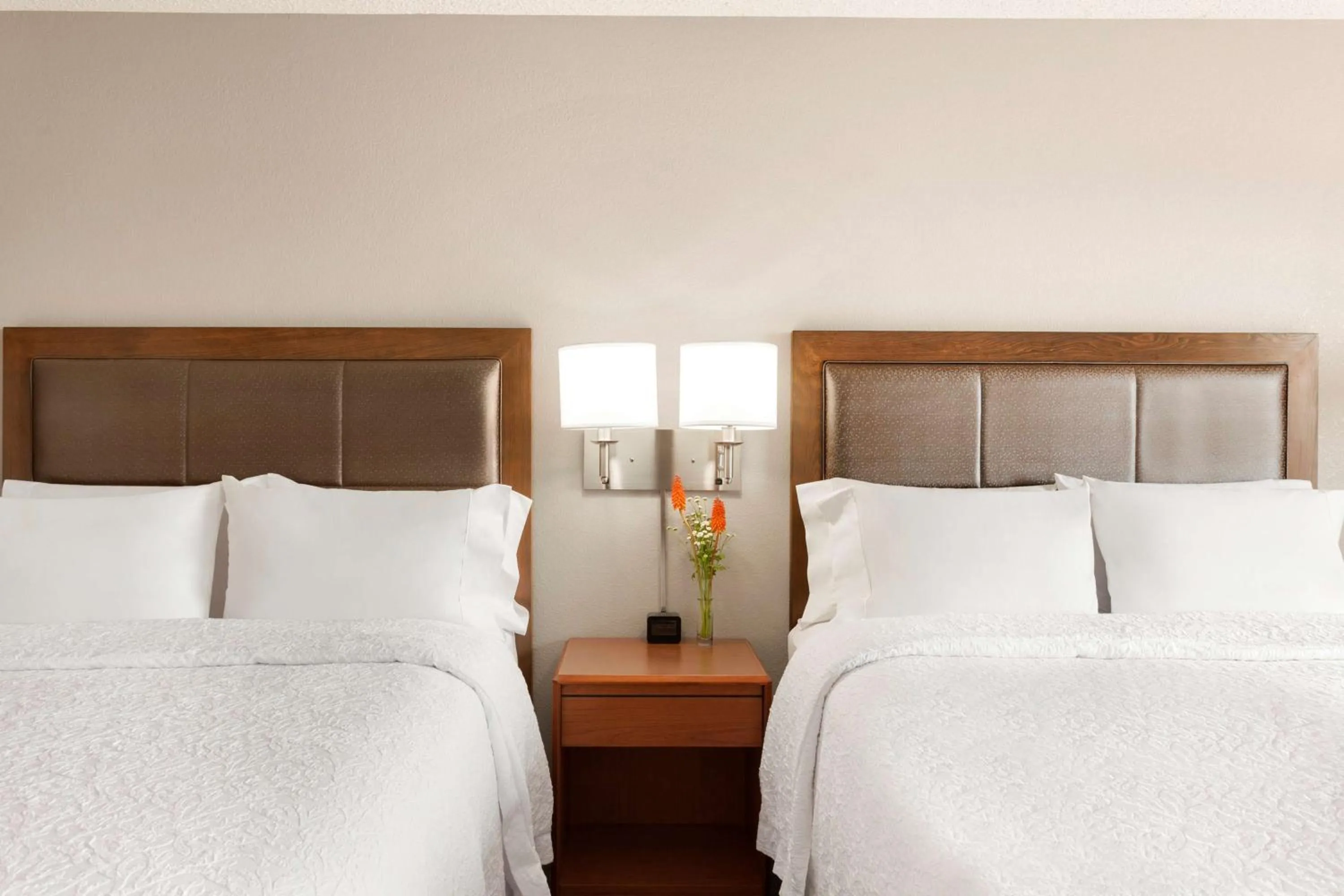 Bed in Hampton Inn & Suites Denver-Cherry Creek