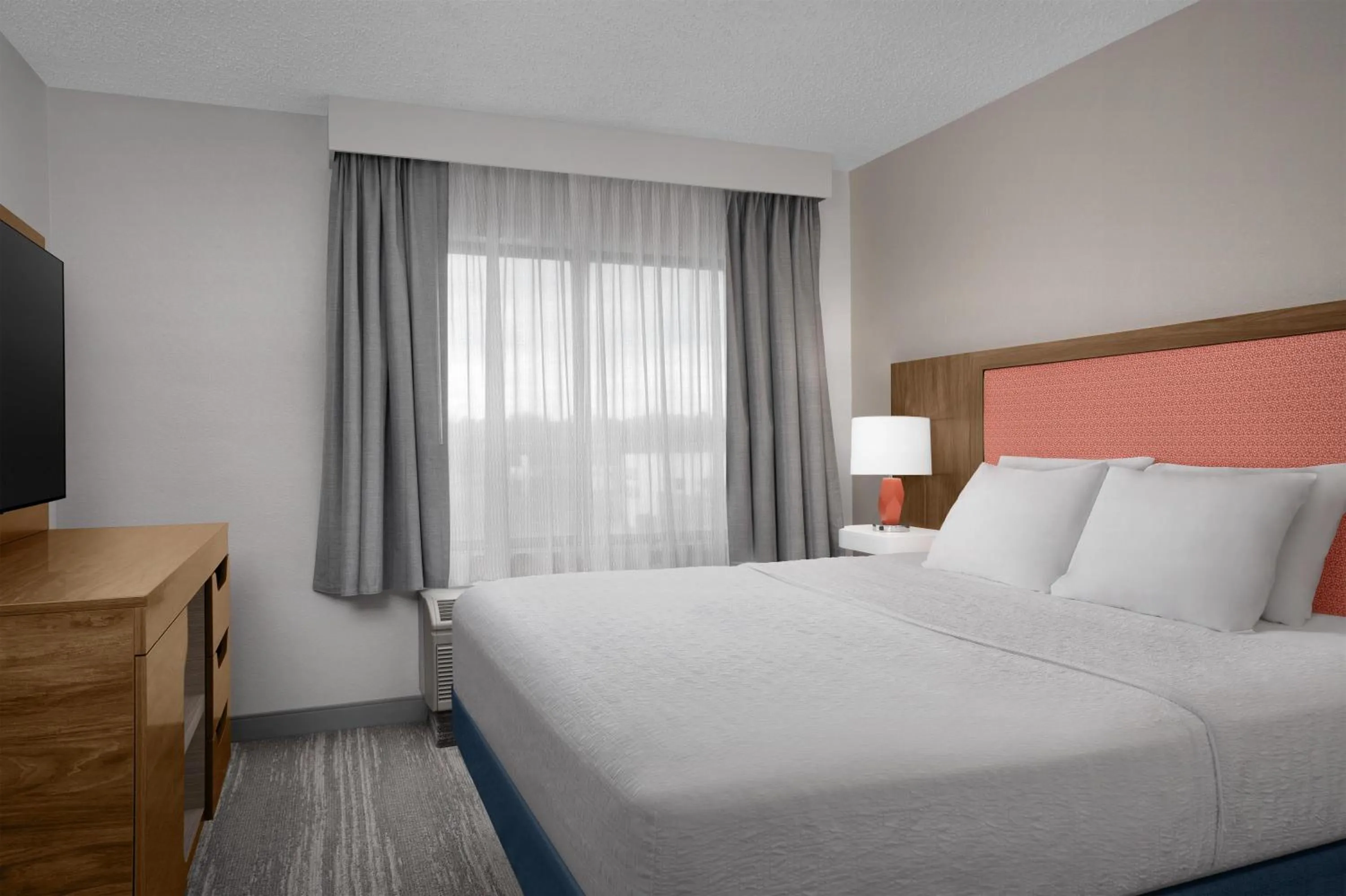 Bed in Hampton Inn & Suites Denver-Cherry Creek