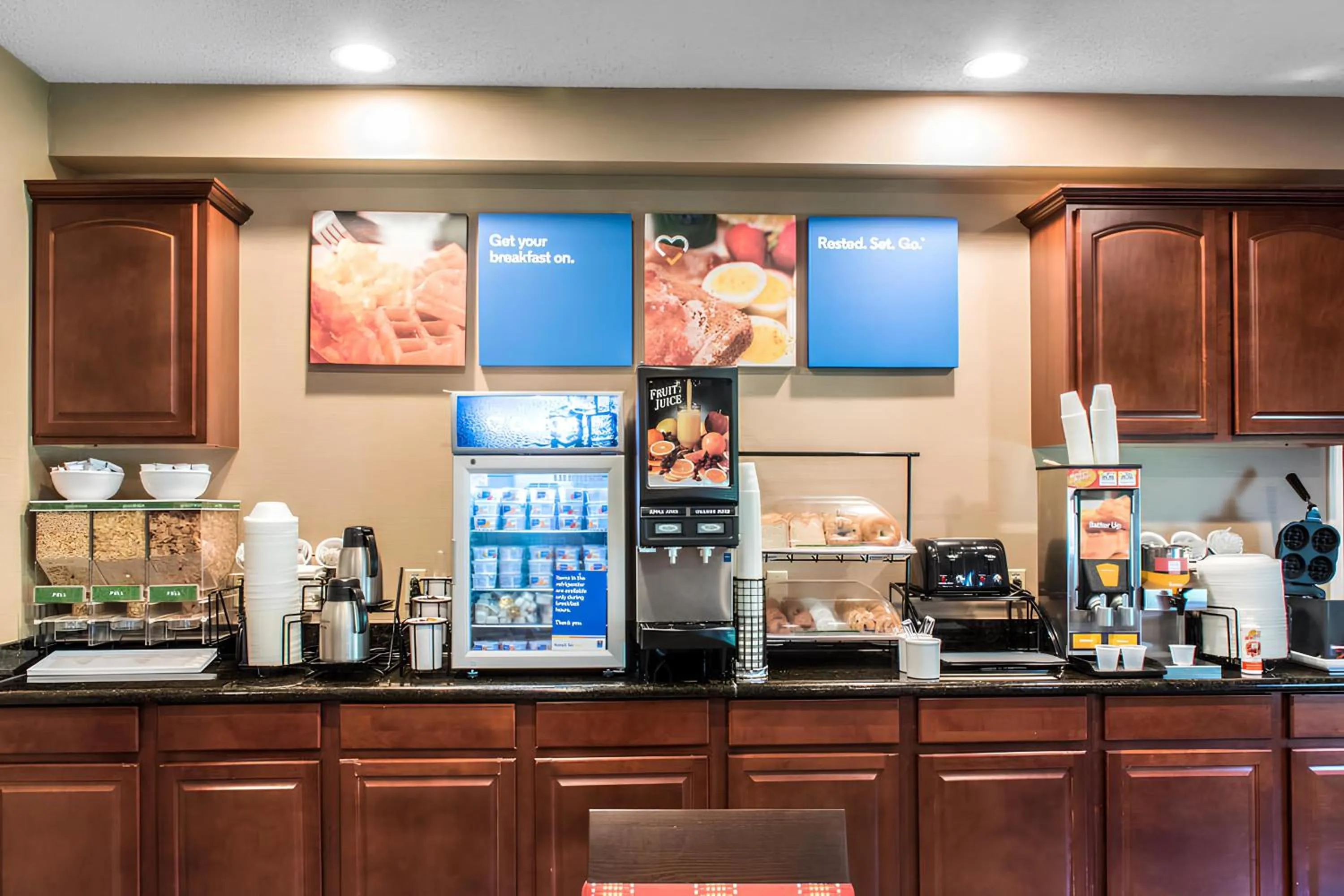 Breakfast in Comfort Inn Lancaster County