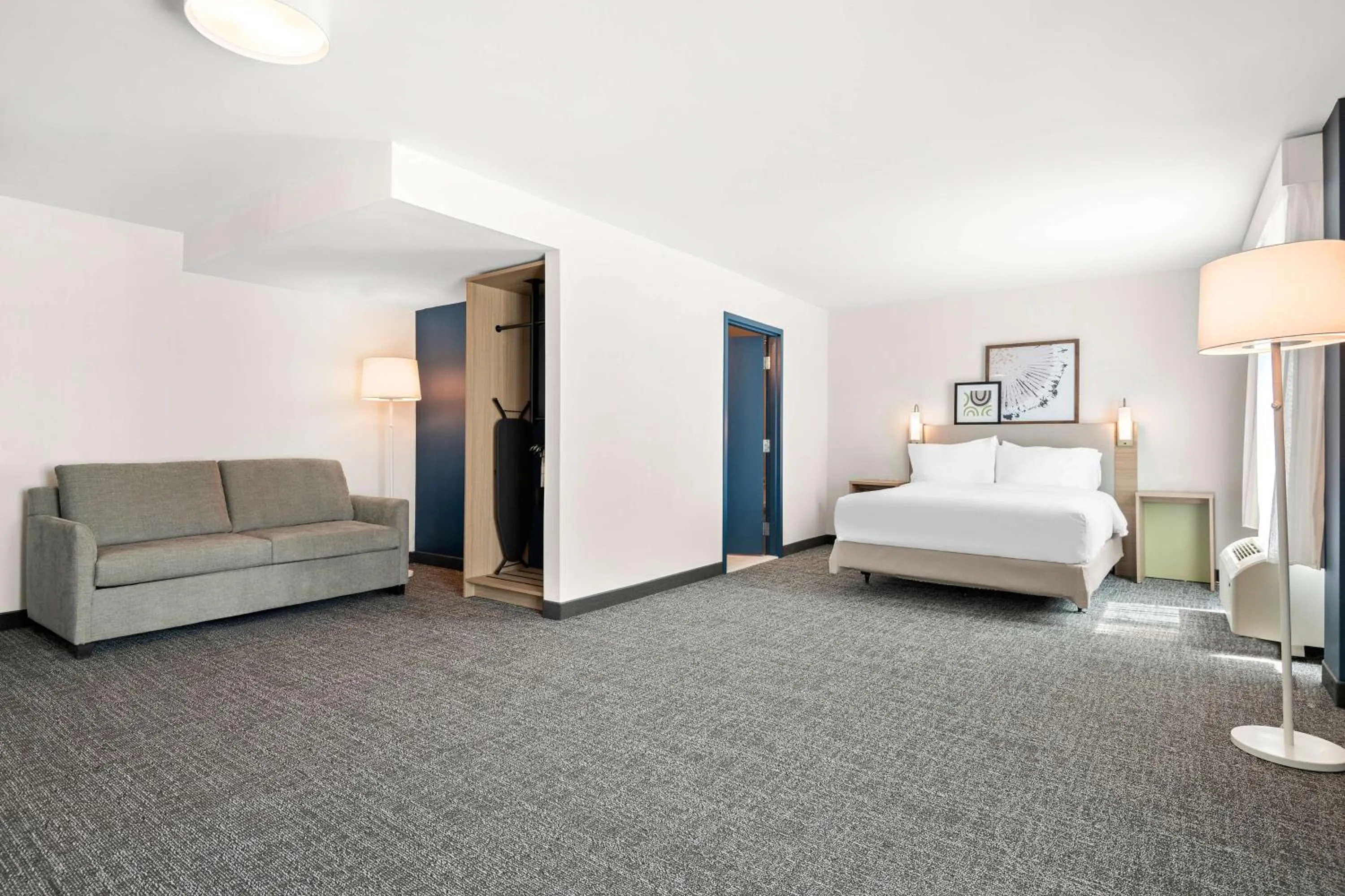 Living room, Bed in Spark By Hilton Exton