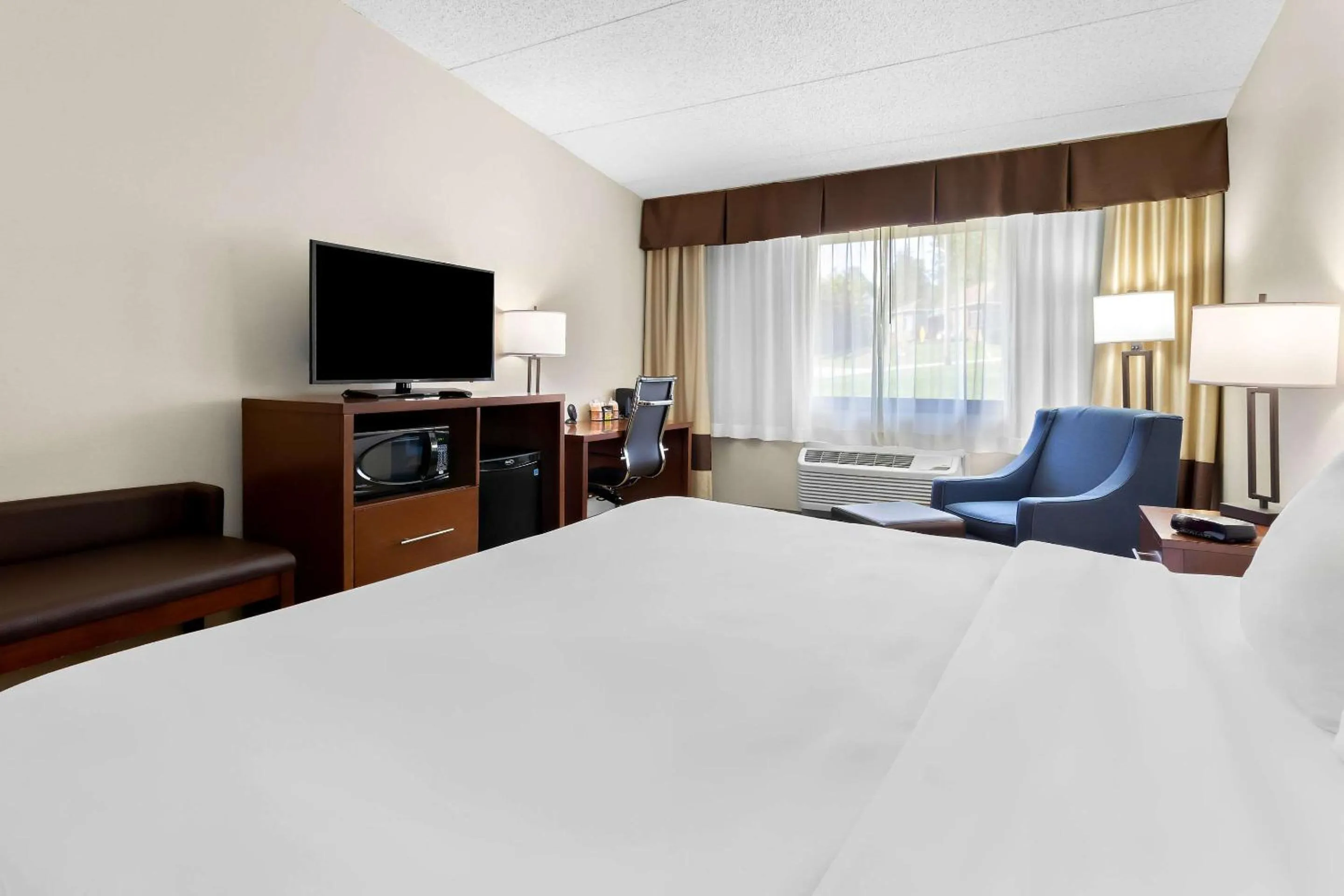 Bedroom, Bed in Comfort Inn