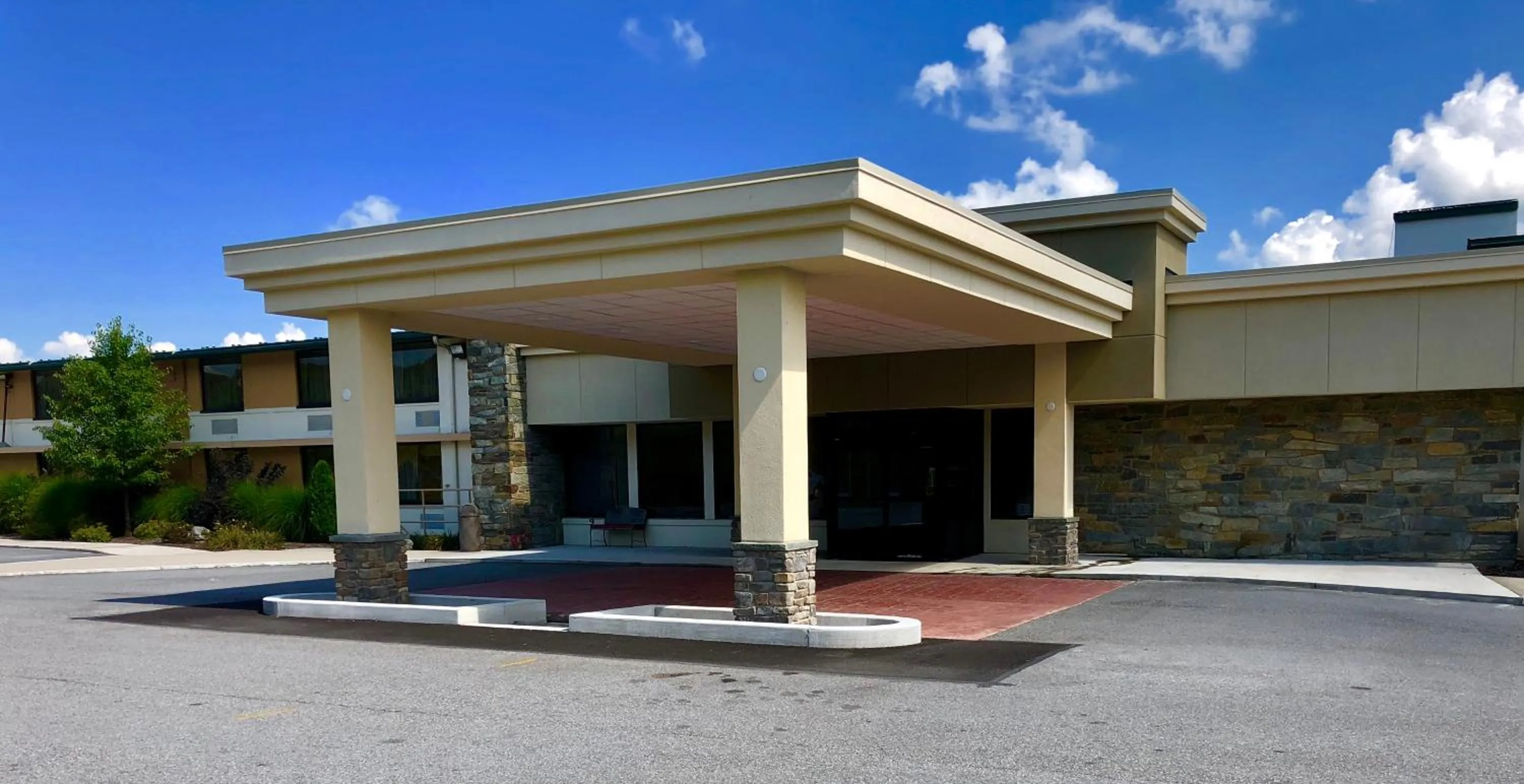 Property building in Comfort Inn