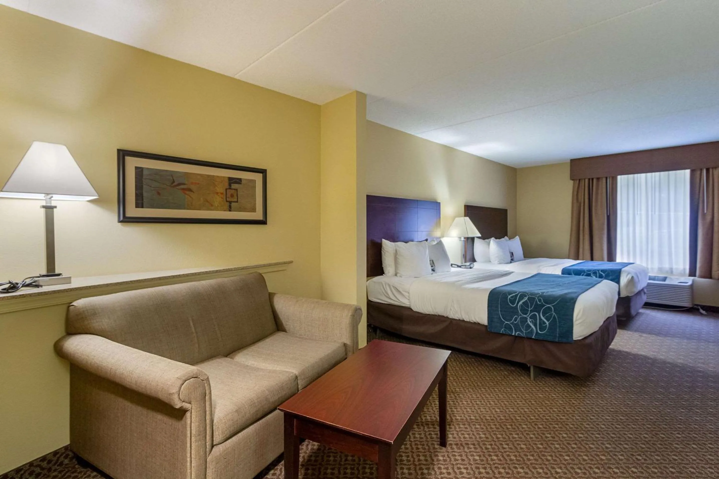 Photo of the whole room, Bed in Comfort Suites Near Gettysburg Battlefield Visitor Center