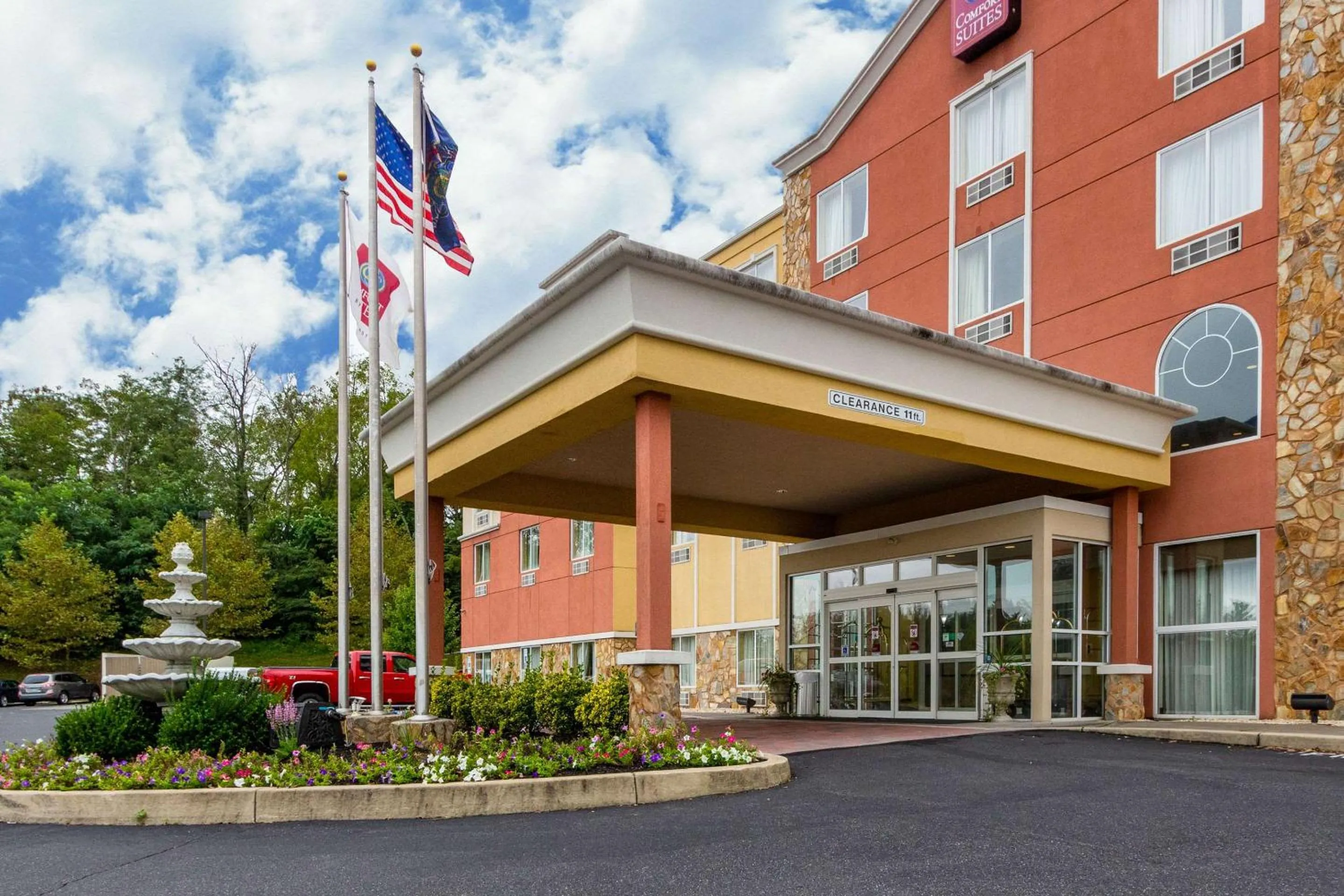 Property building in Comfort Suites Near Gettysburg Battlefield Visitor Center
