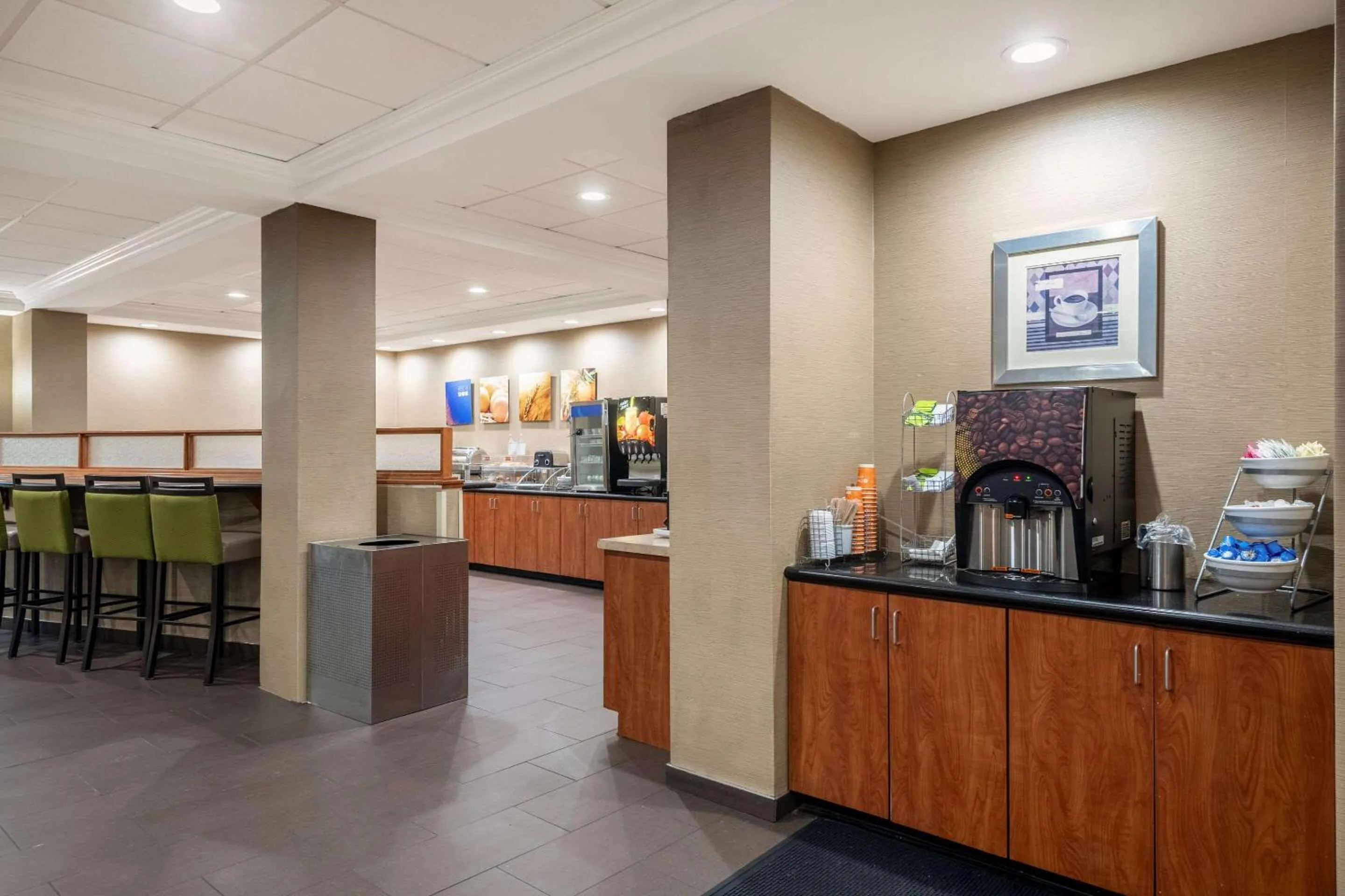 Breakfast in Comfort Suites Hummelstown - Hershey