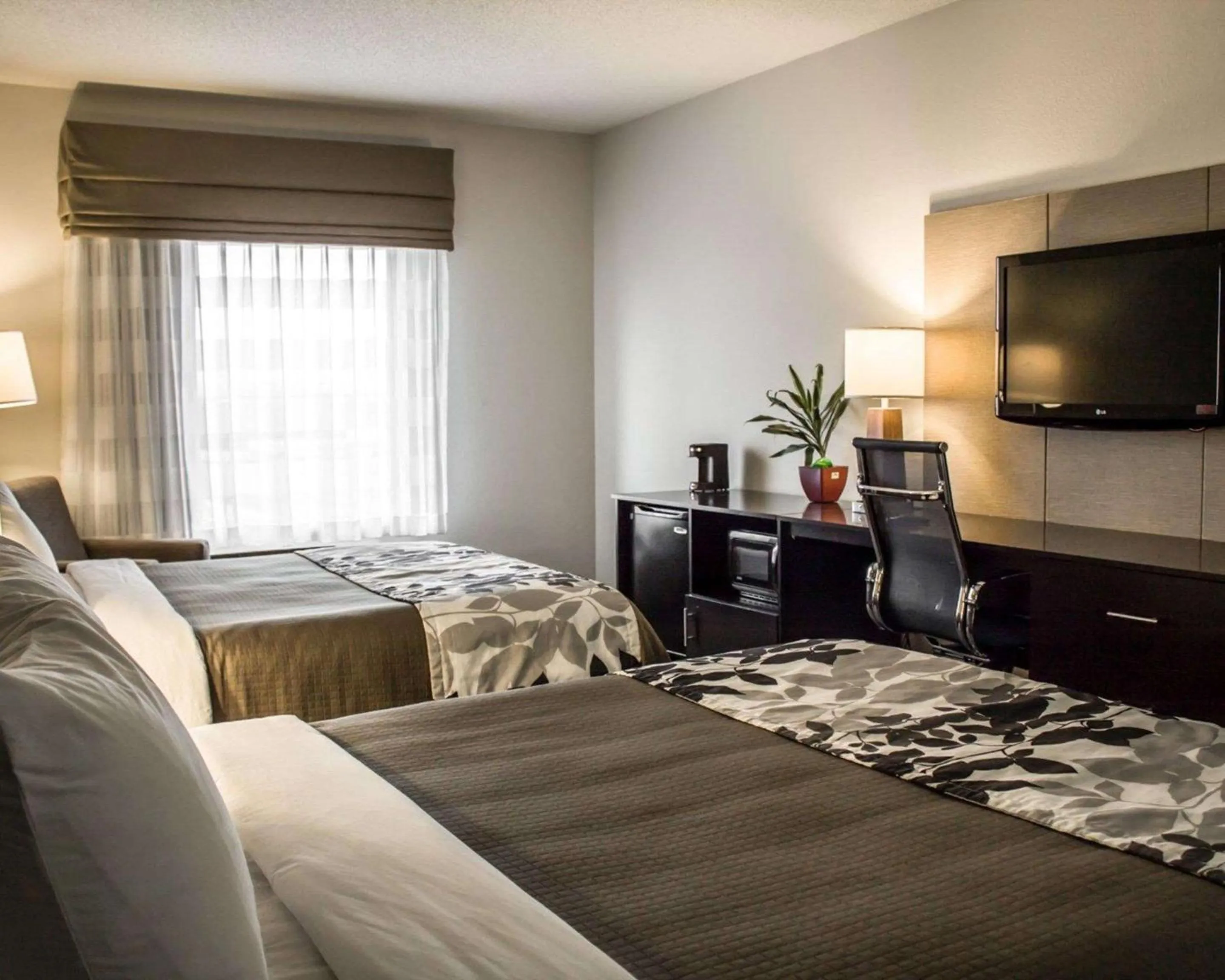 Bedroom, Bed in Sleep Inn & Suites Harrisburg - Hershey Southwest