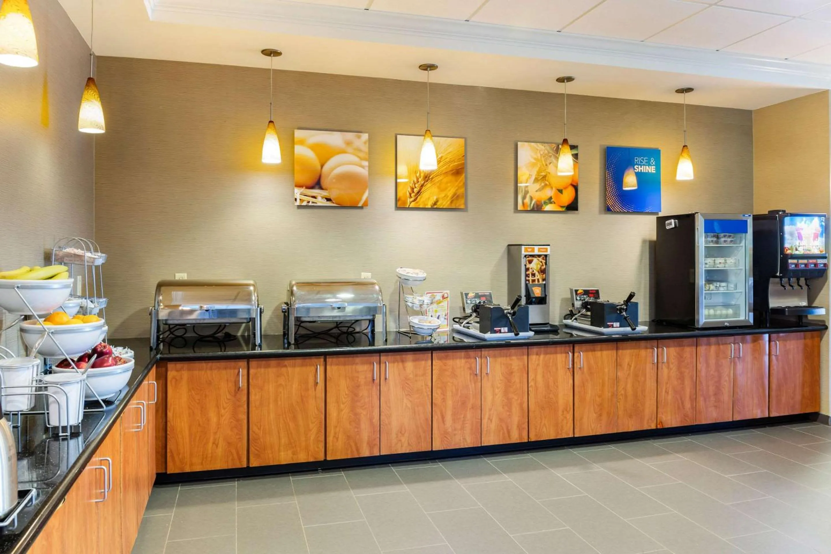 Breakfast in Comfort Suites Lancaster Amish Country