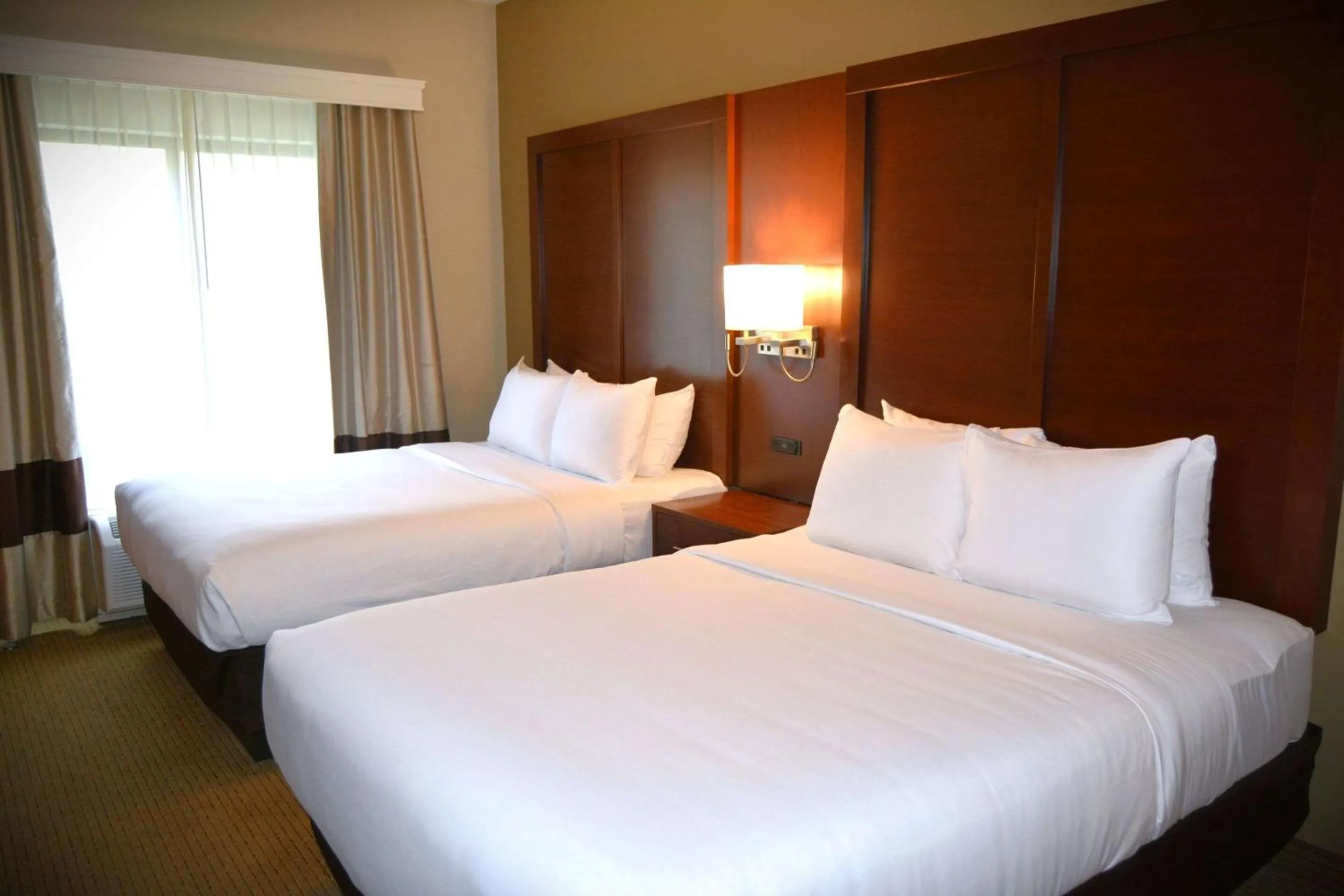 Bedroom, Bed in Comfort Suites Lancaster Amish Country