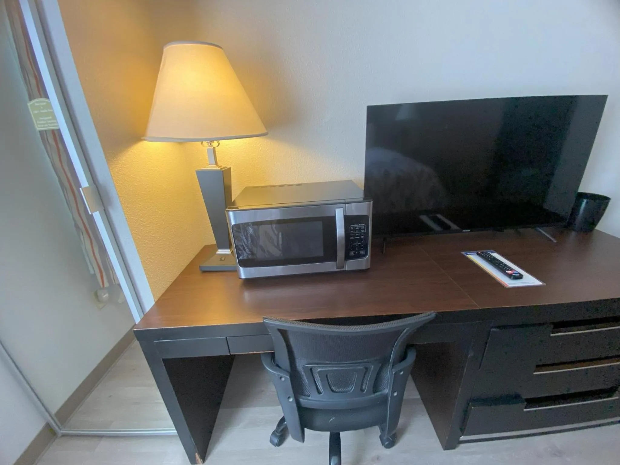 Photo of the whole room in Red Roof Inn Pittsburgh - McKnight Rd