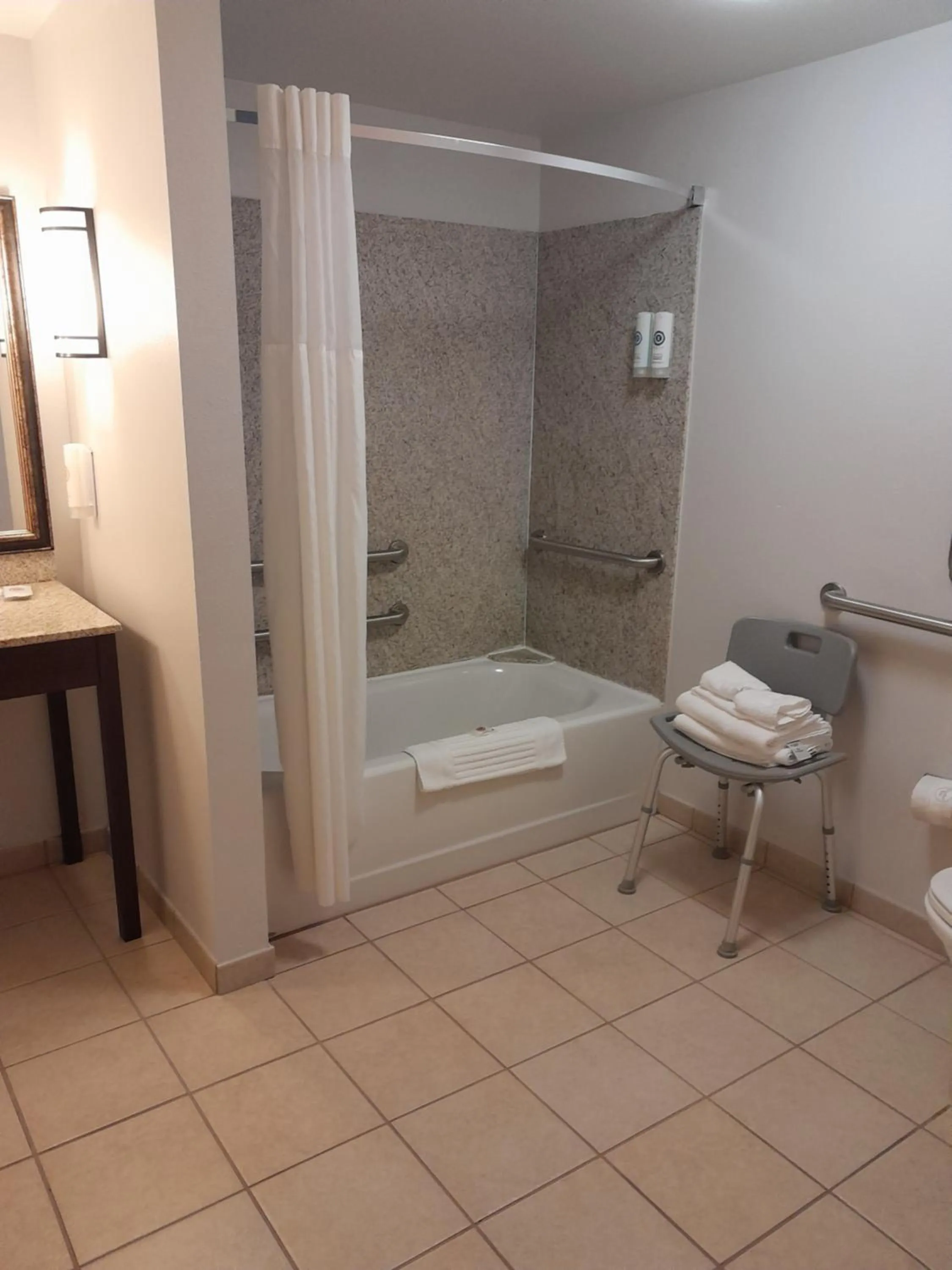 Guests in Comfort Suites Altoona North