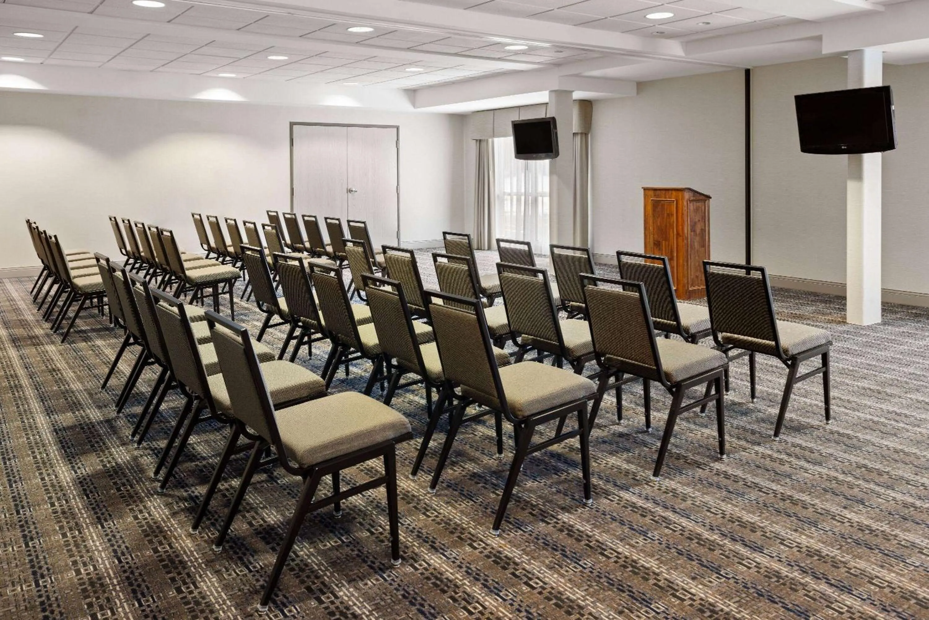 Meeting/conference room in Days Inn by Wyndham Penn State