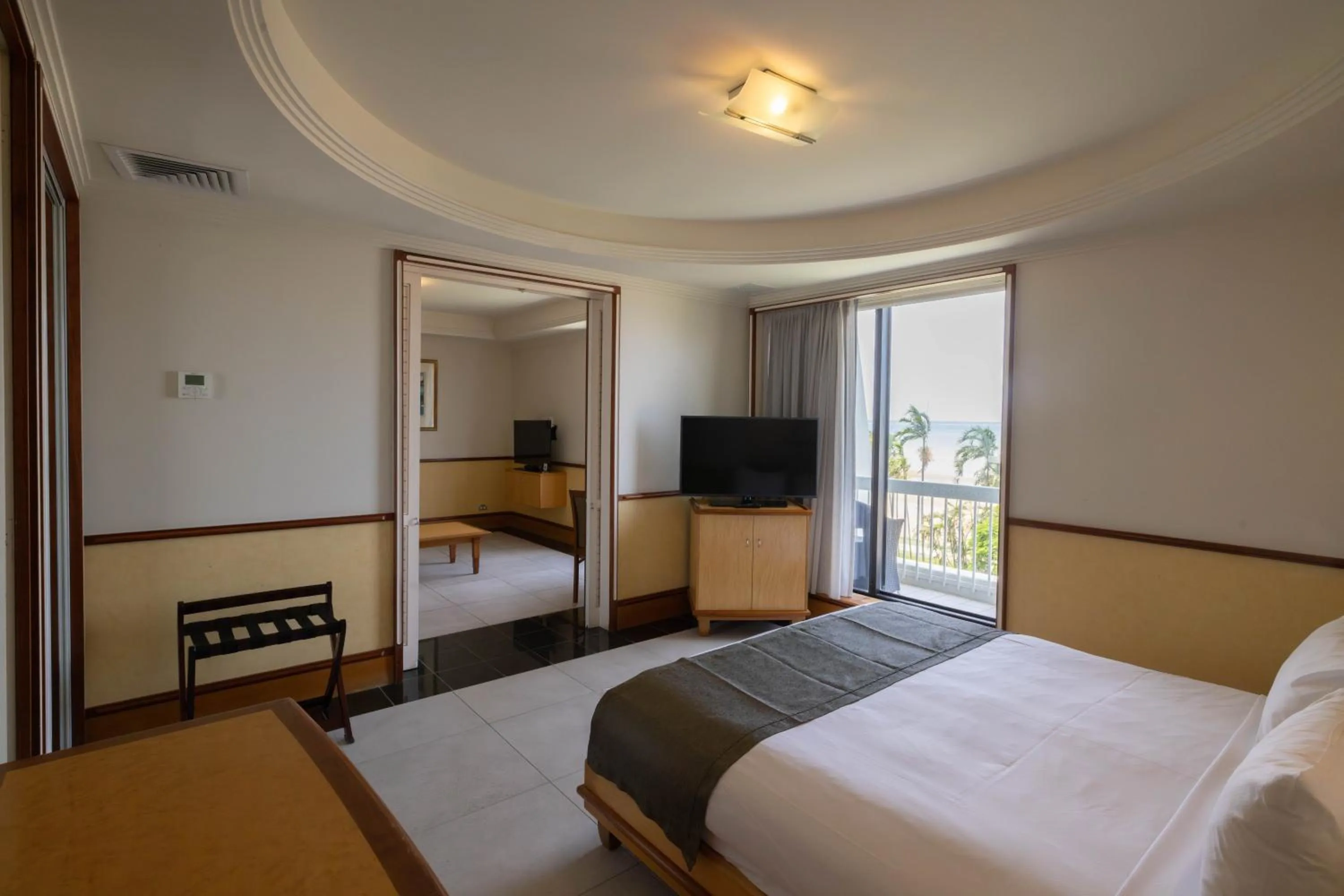 Bed in Mindil Beach Casino Resort