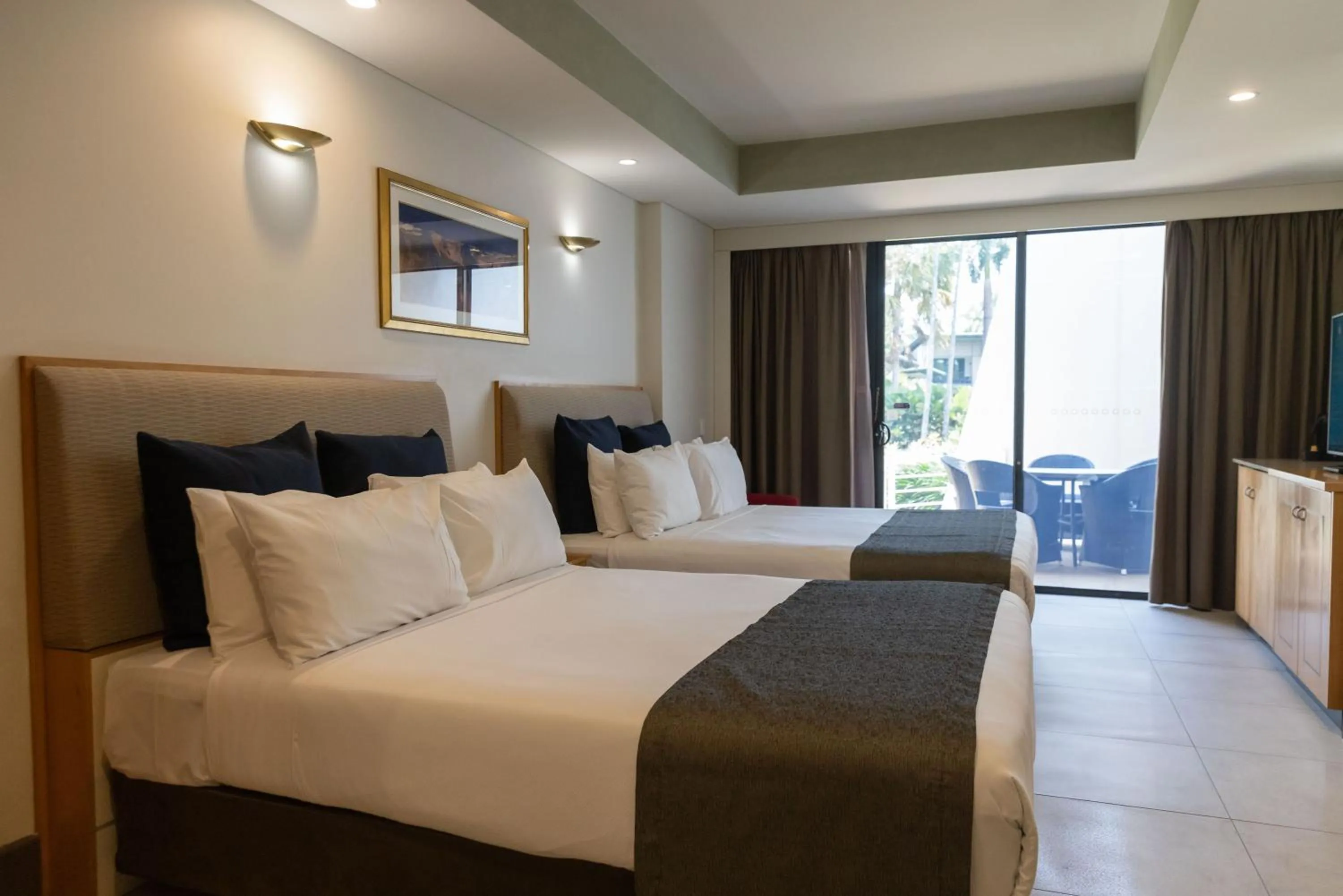 Bed in Mindil Beach Casino Resort