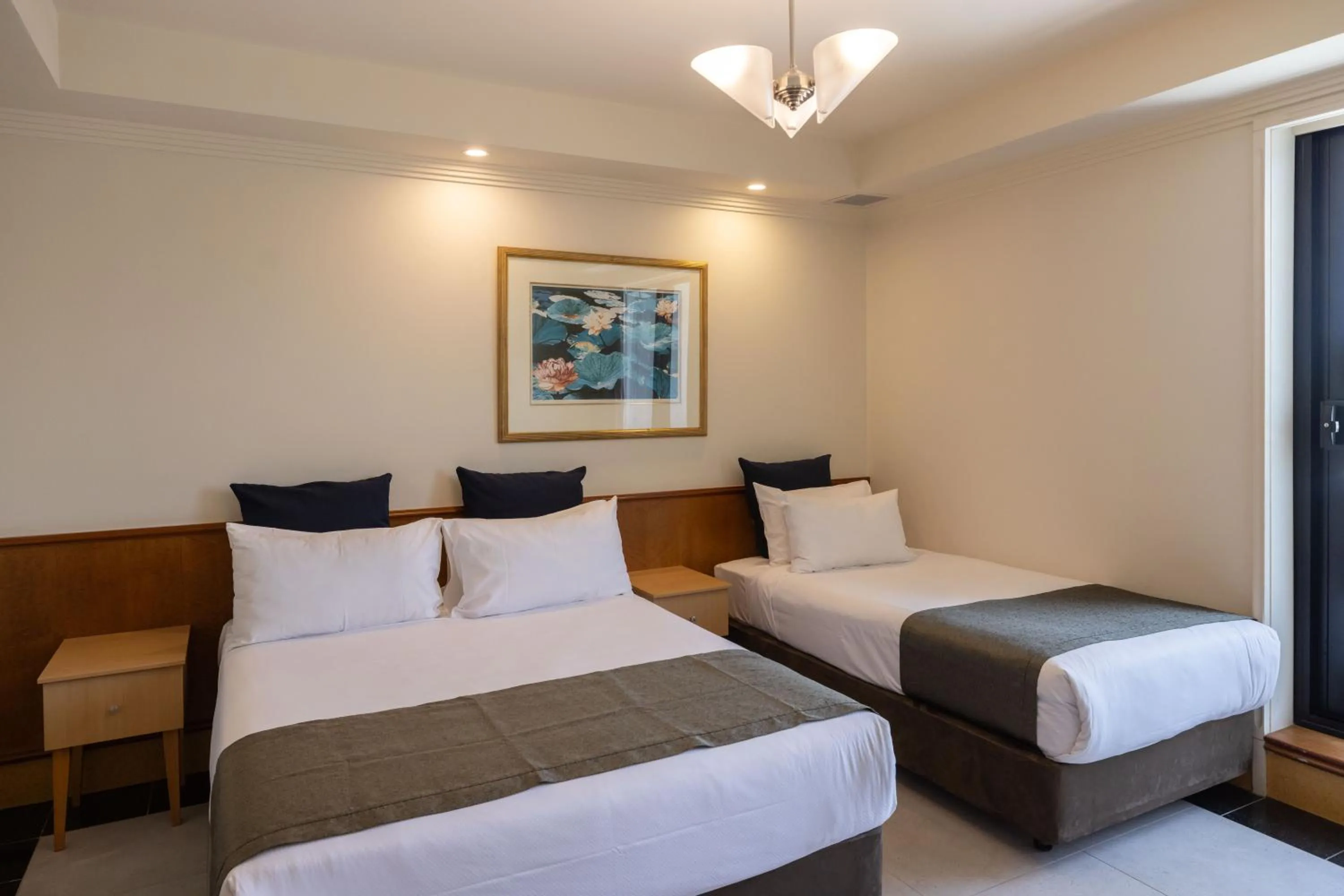 Bed in Mindil Beach Casino Resort