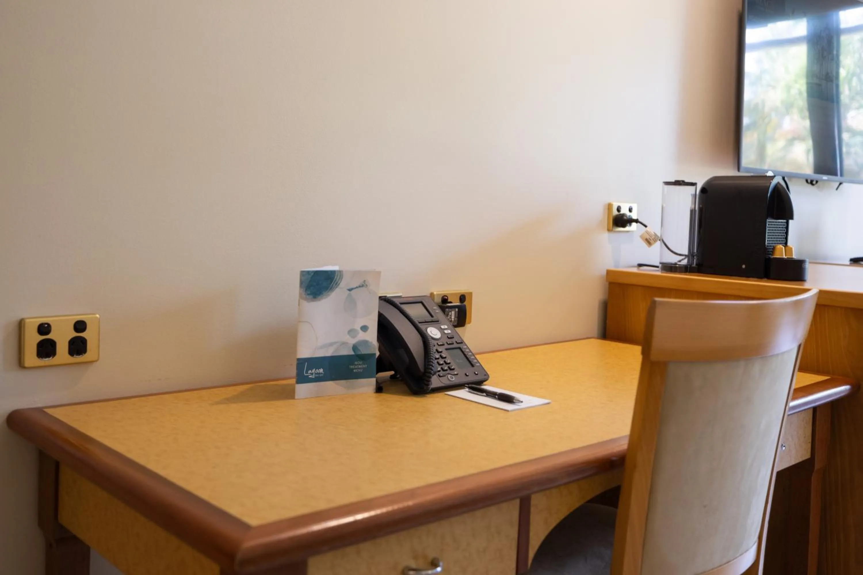 hair dresser in Mindil Beach Casino Resort