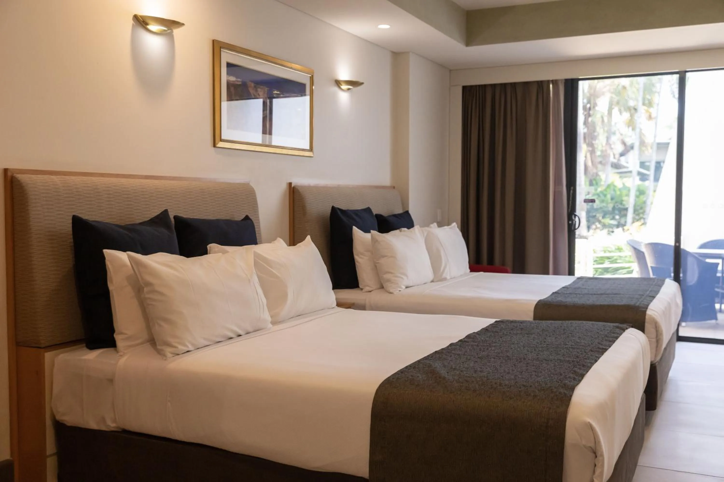 Bed in Mindil Beach Casino Resort