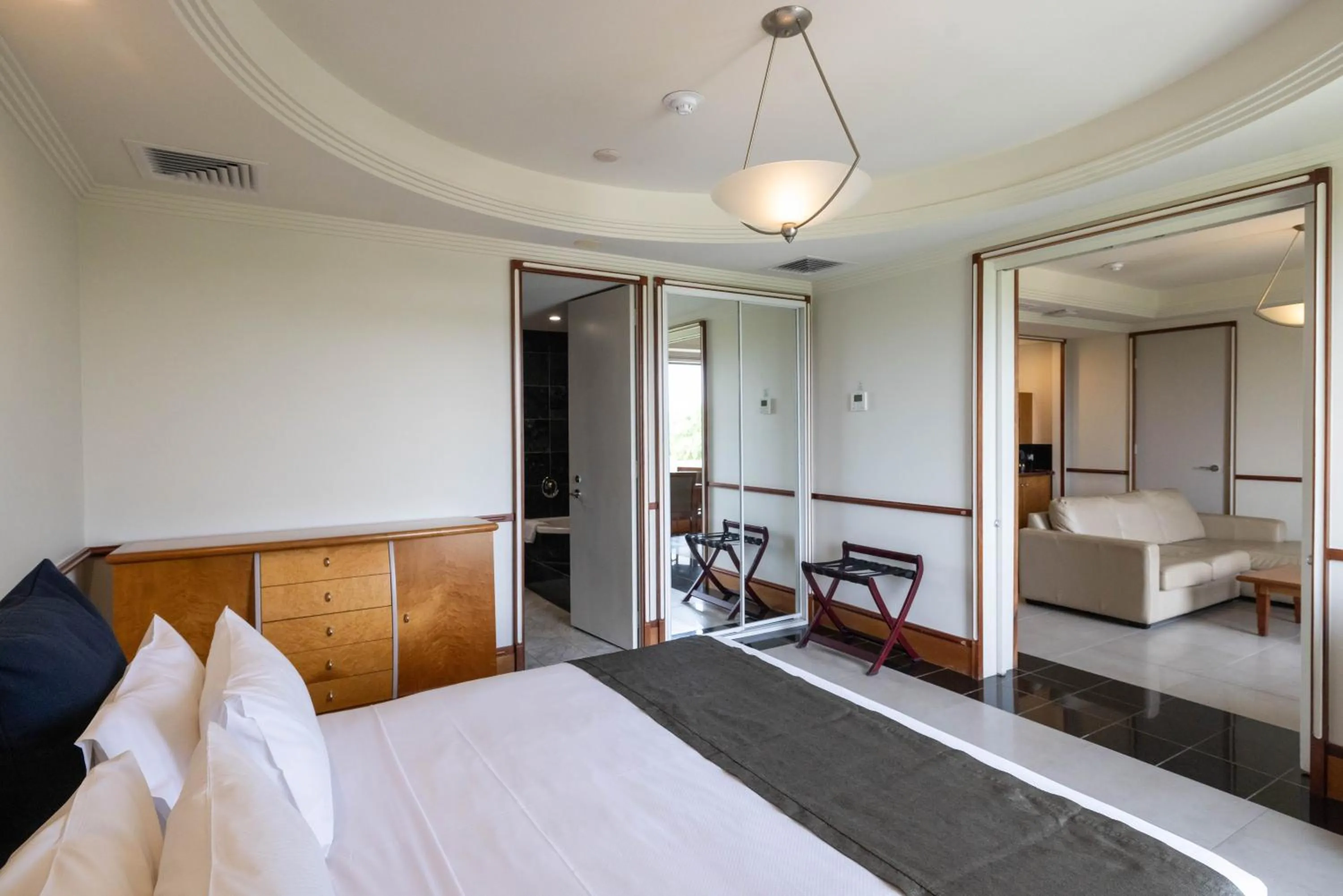 Bed in Mindil Beach Casino Resort