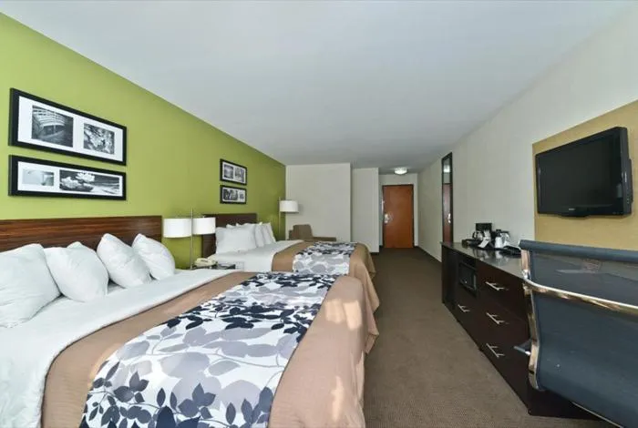 TV and multimedia, Bed in Sleep Inn & Suites Harrisburg - Hershey North