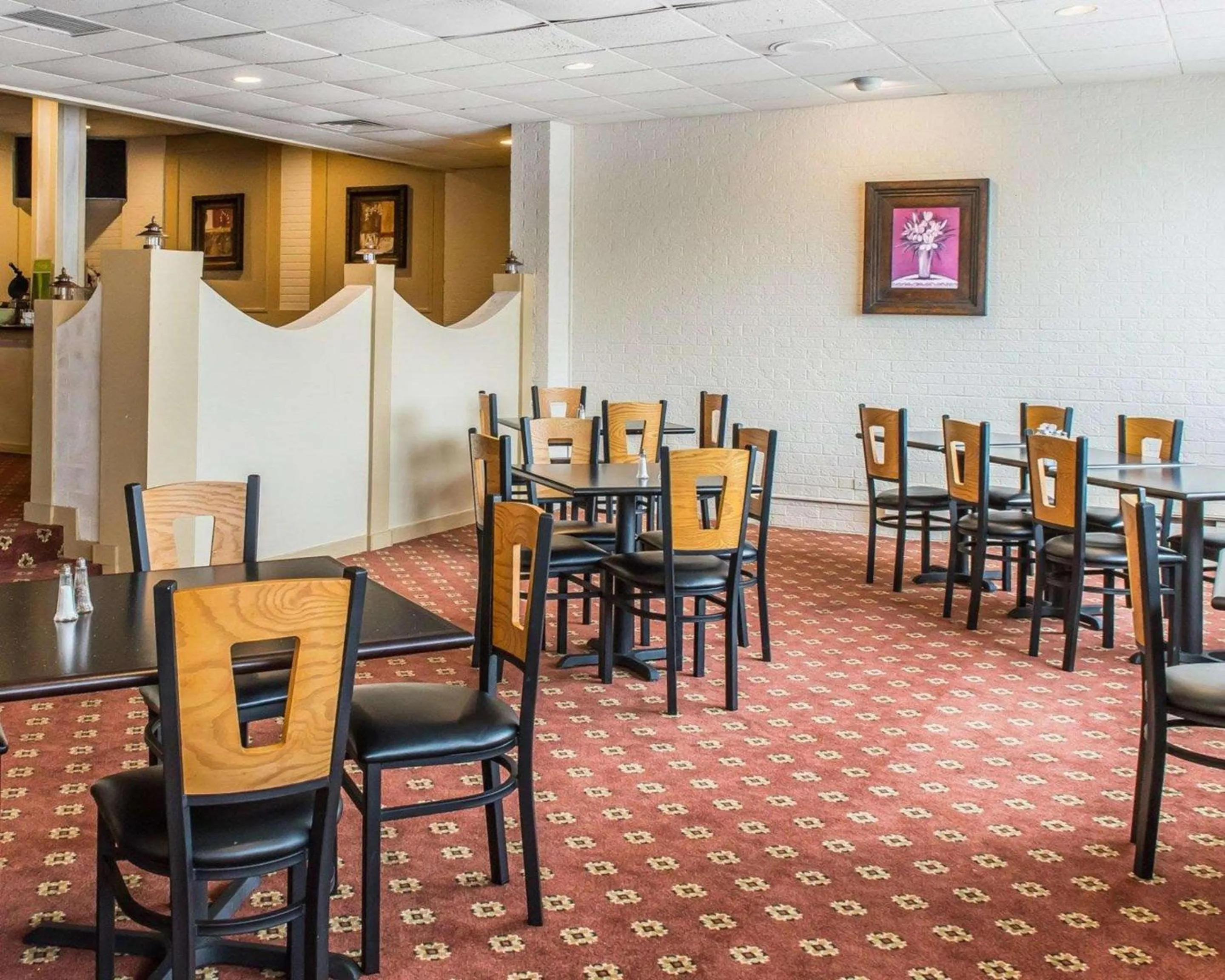 Restaurant/places to eat in Quality Inn & Suites