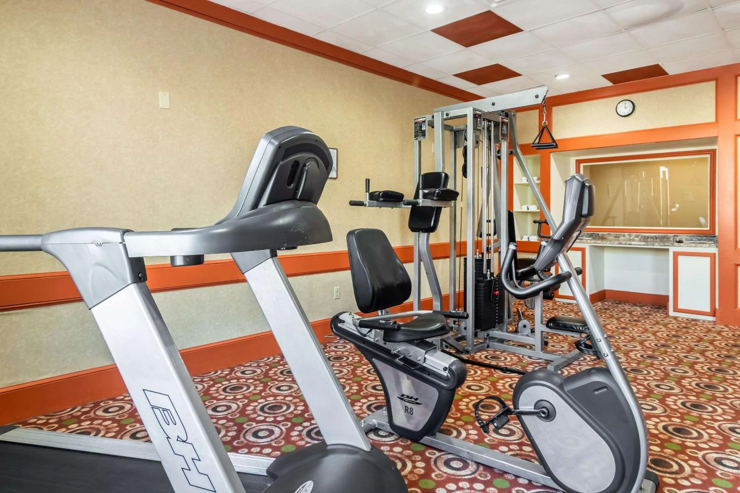 Fitness centre/facilities in Quality Inn & Suites