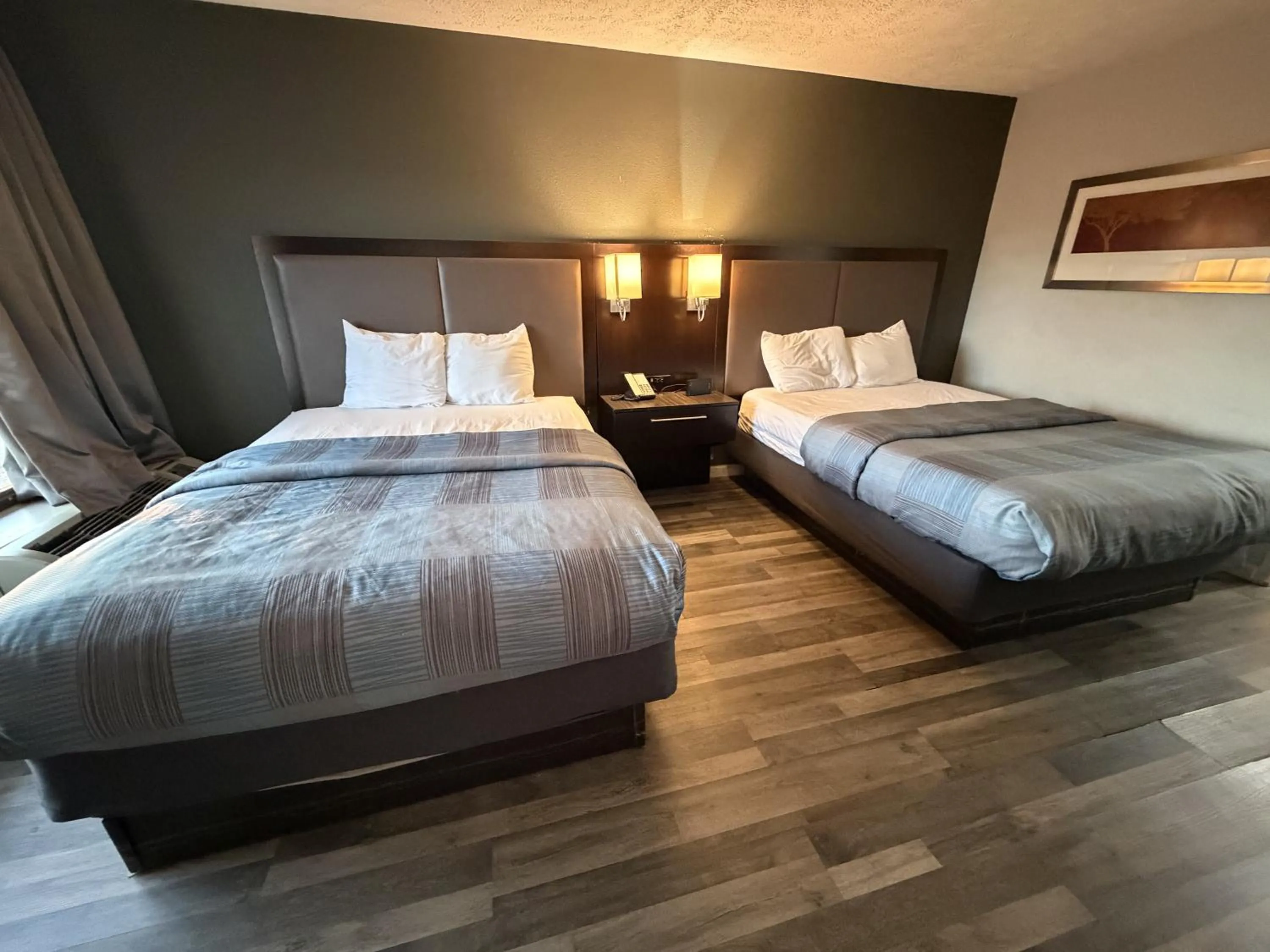 Bed in Wilkes-Barre Inn & Suites